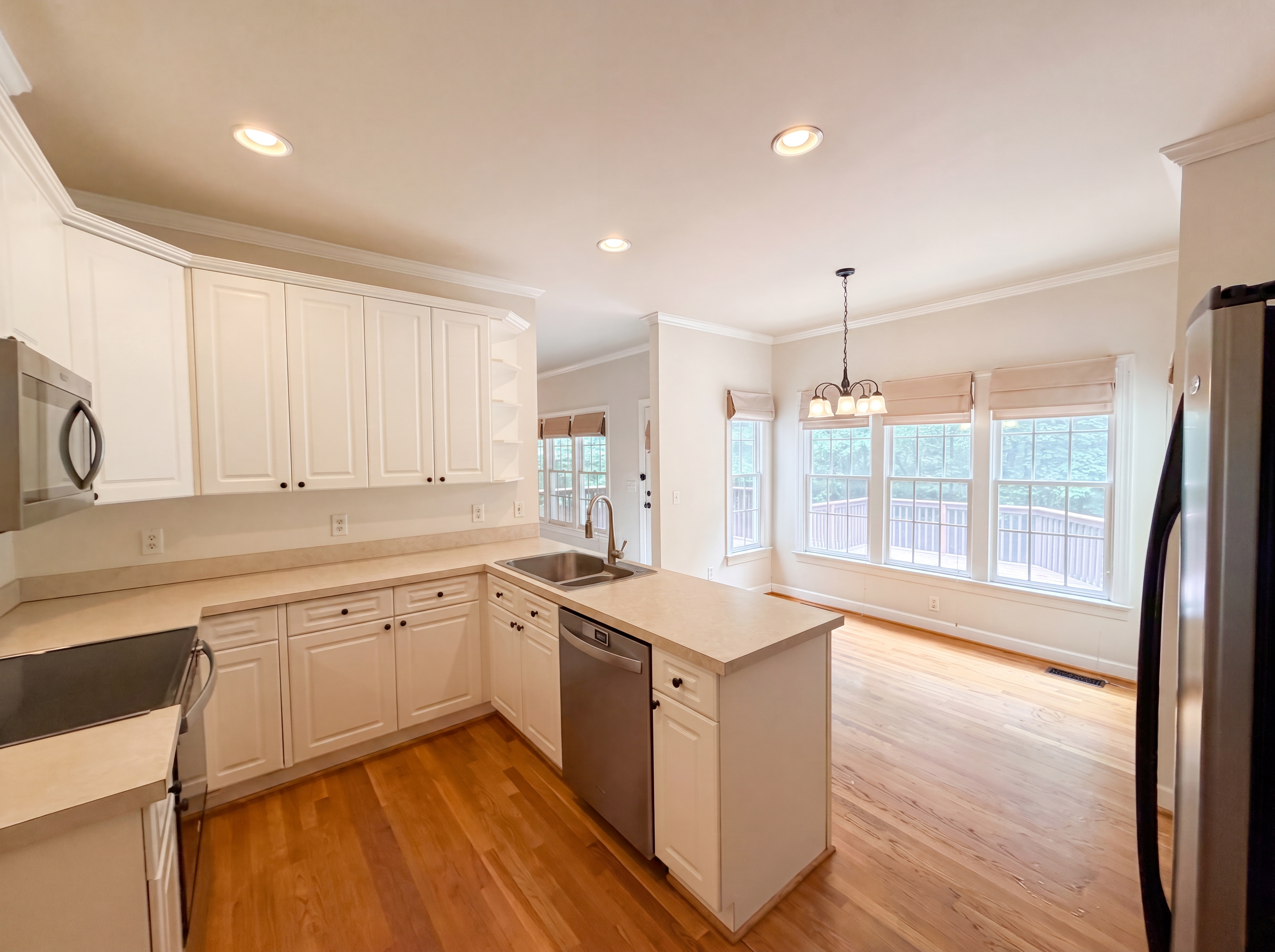 Photo 2 of 19 of 7301 Lakefall Dr, Wake Forest, NC