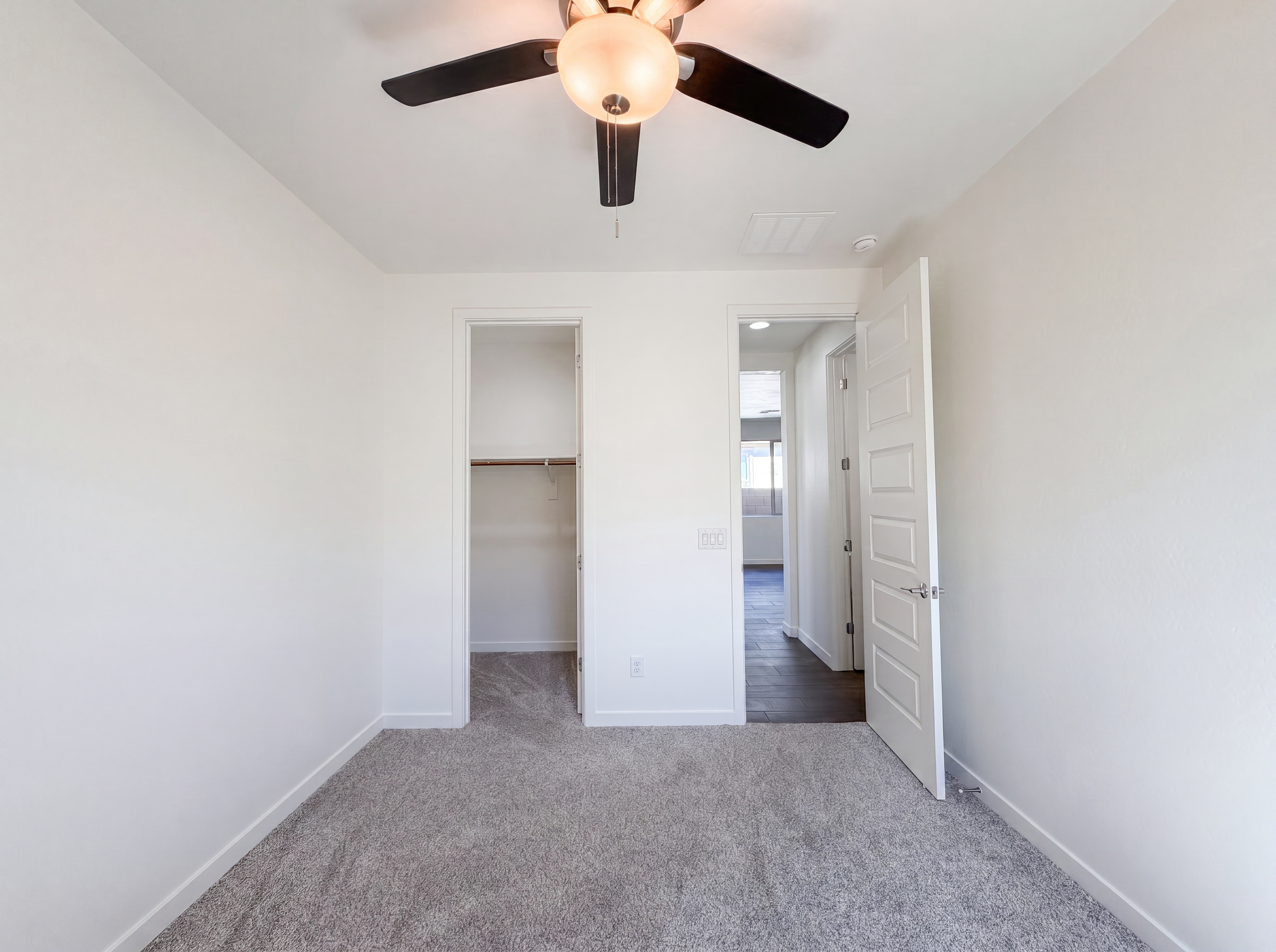 Photo 21 of 31 of 1224 E Glass Ln, Phoenix, AZ