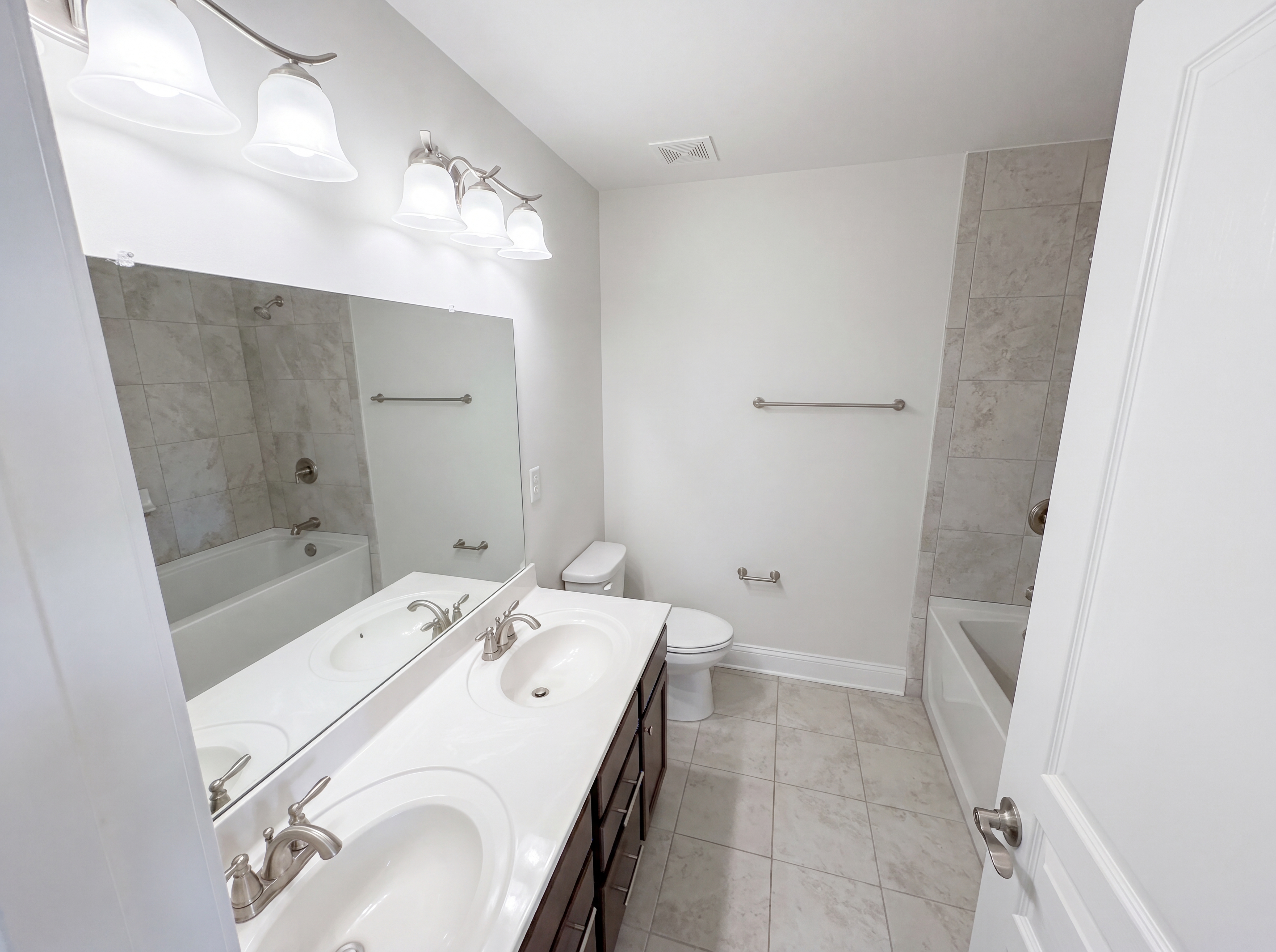 Photo 14 of 24 of 165 Calverton Ln, Tyrone, GA