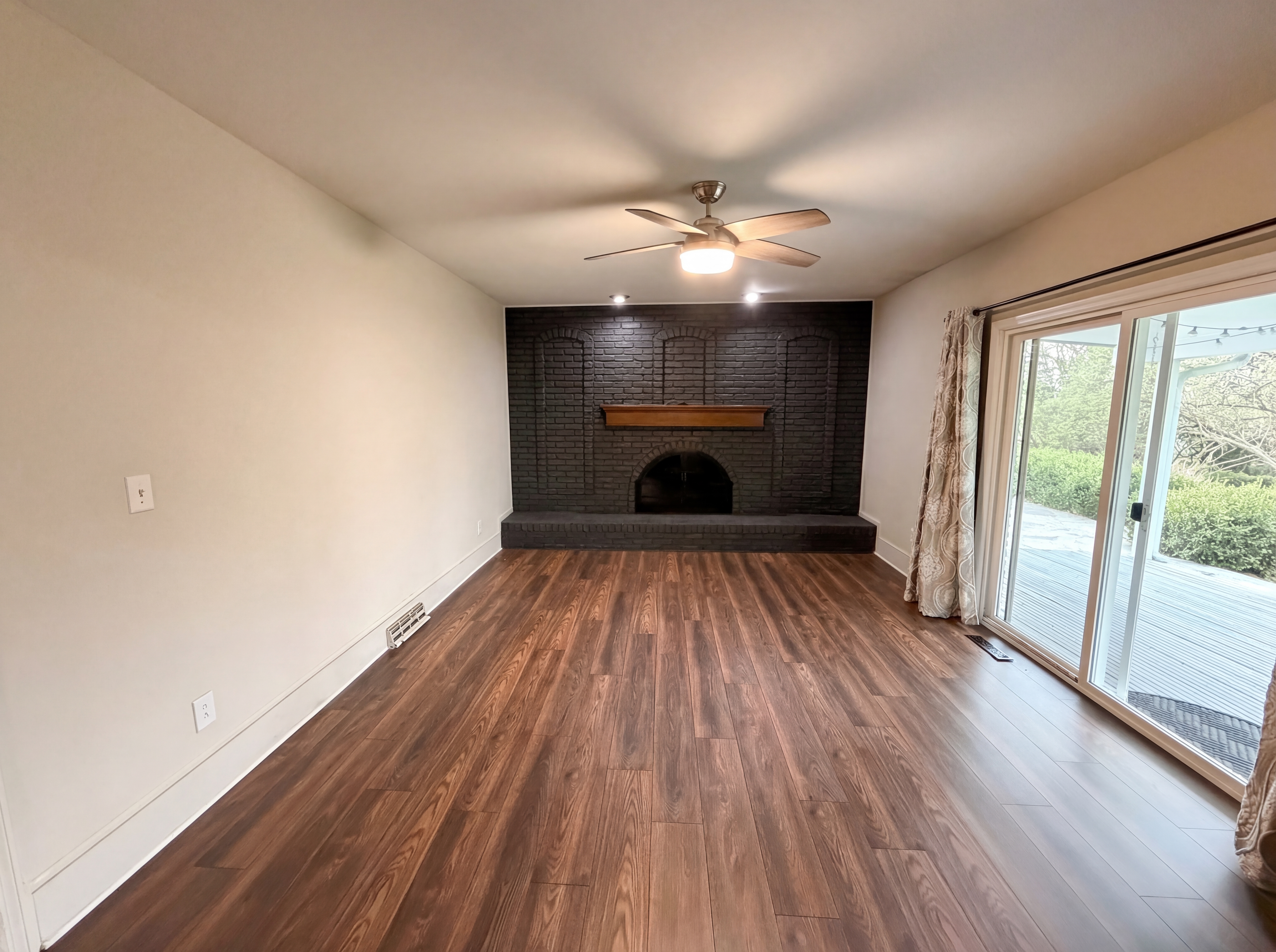 Photo 3 of 35 of 1289 Clubview Blvd S, Columbus, OH