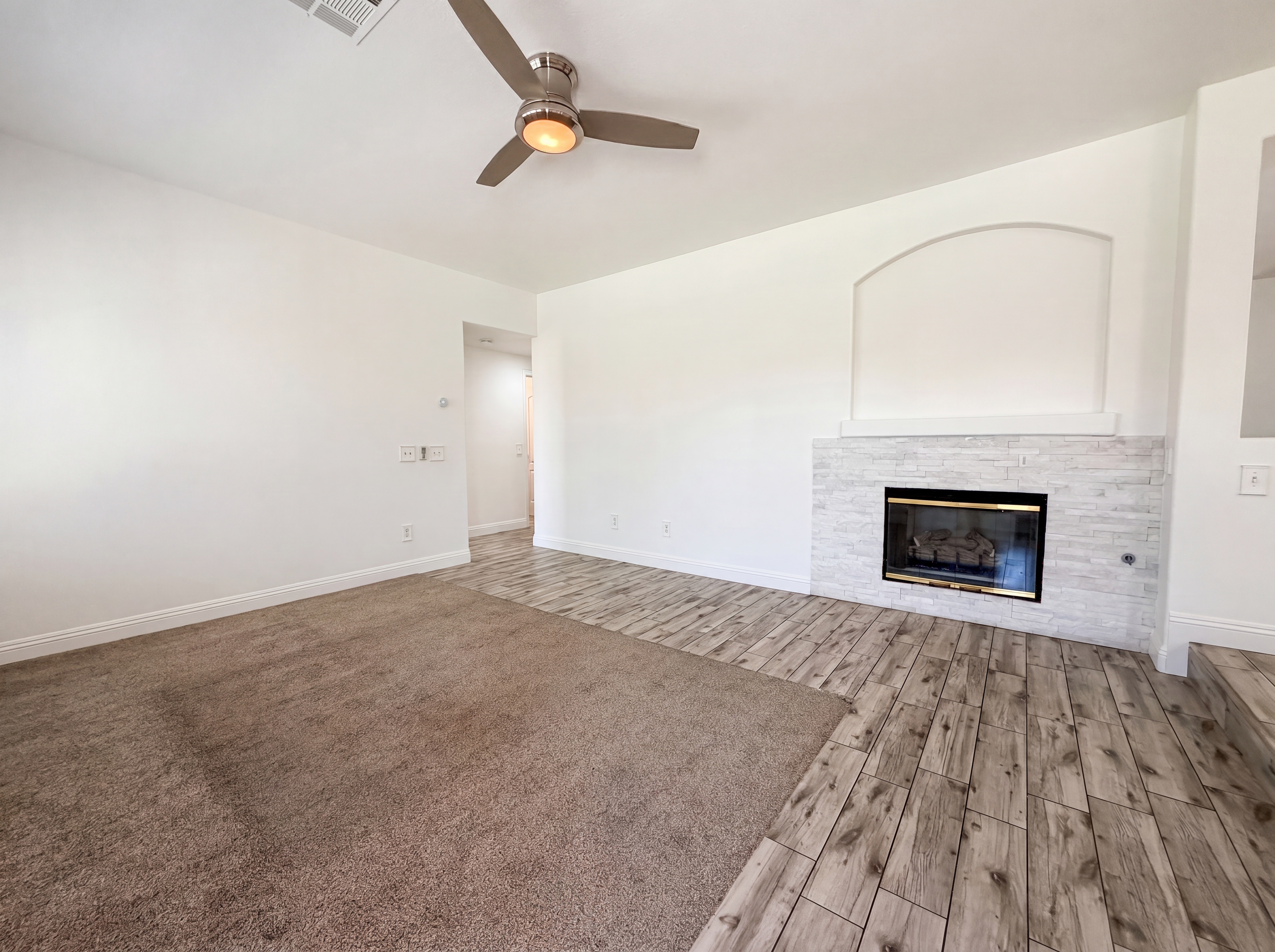 Photo 14 of 27 of 6335 Pavestone Ln, Las Vegas, NV