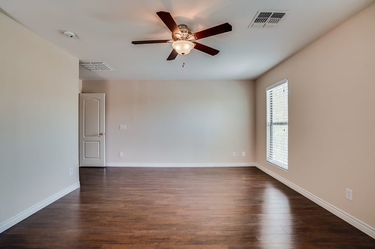 Photo 12 of 27 - 28402 N 25th Ave, Phoenix, AZ 85085