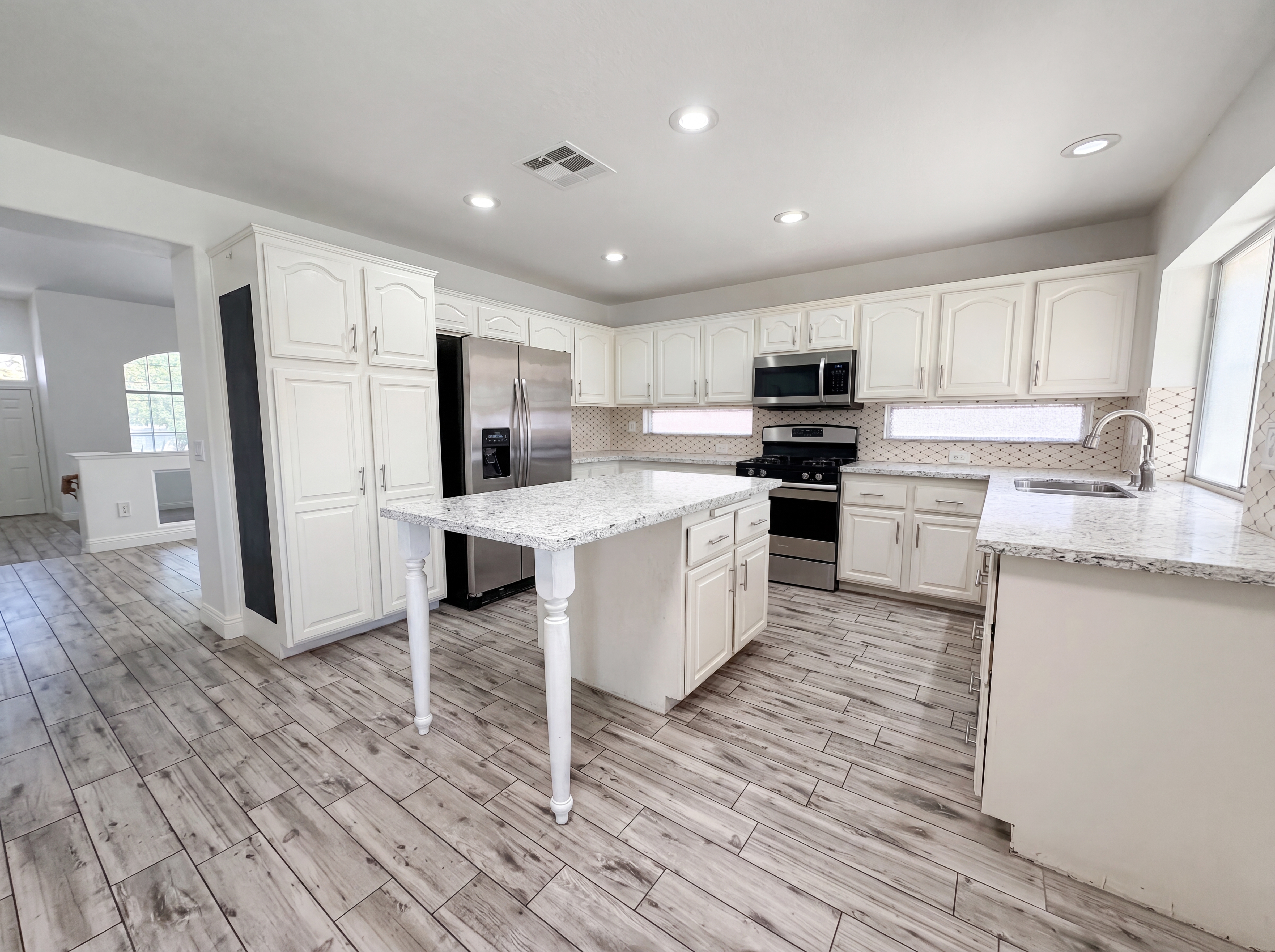 Photo 8 of 27 of 6335 Pavestone Ln, Las Vegas, NV