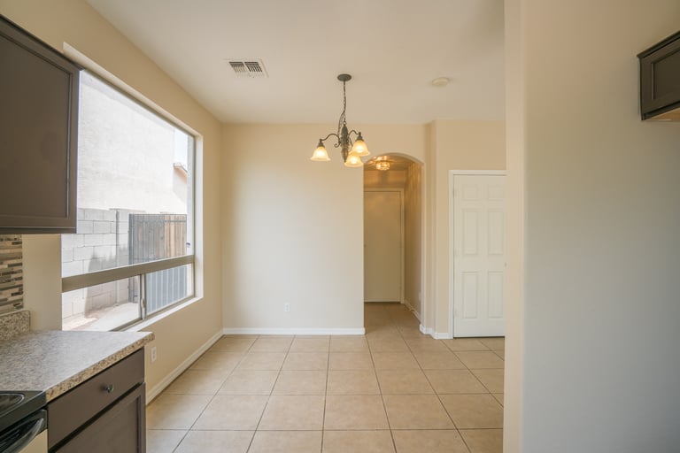 Photo 4 of 22 - 1636 S 114th Dr, Avondale, AZ 85323