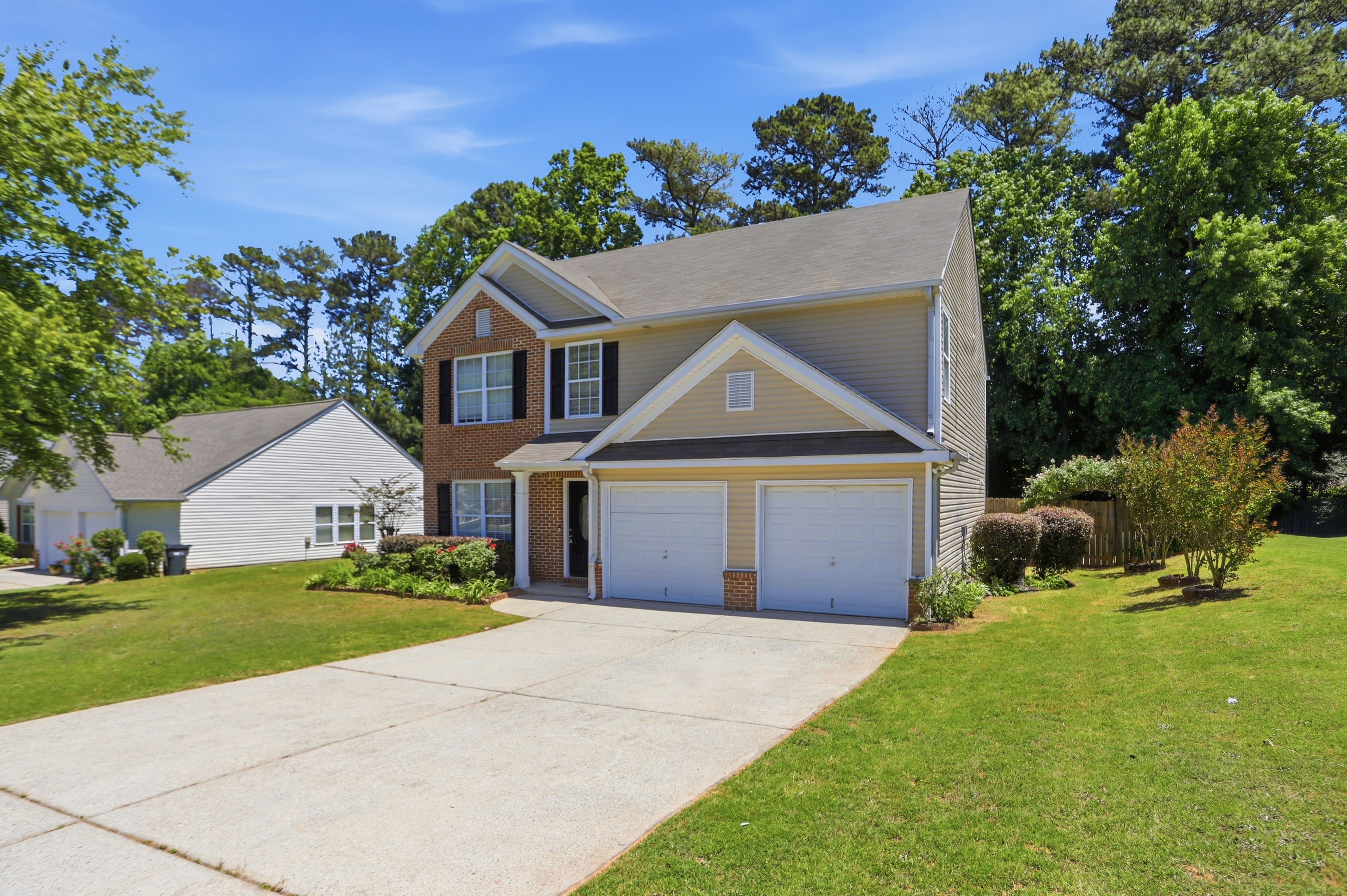 Photo 8 of 36 of 1241 Pine Acre Dr, Sugar Hill, GA