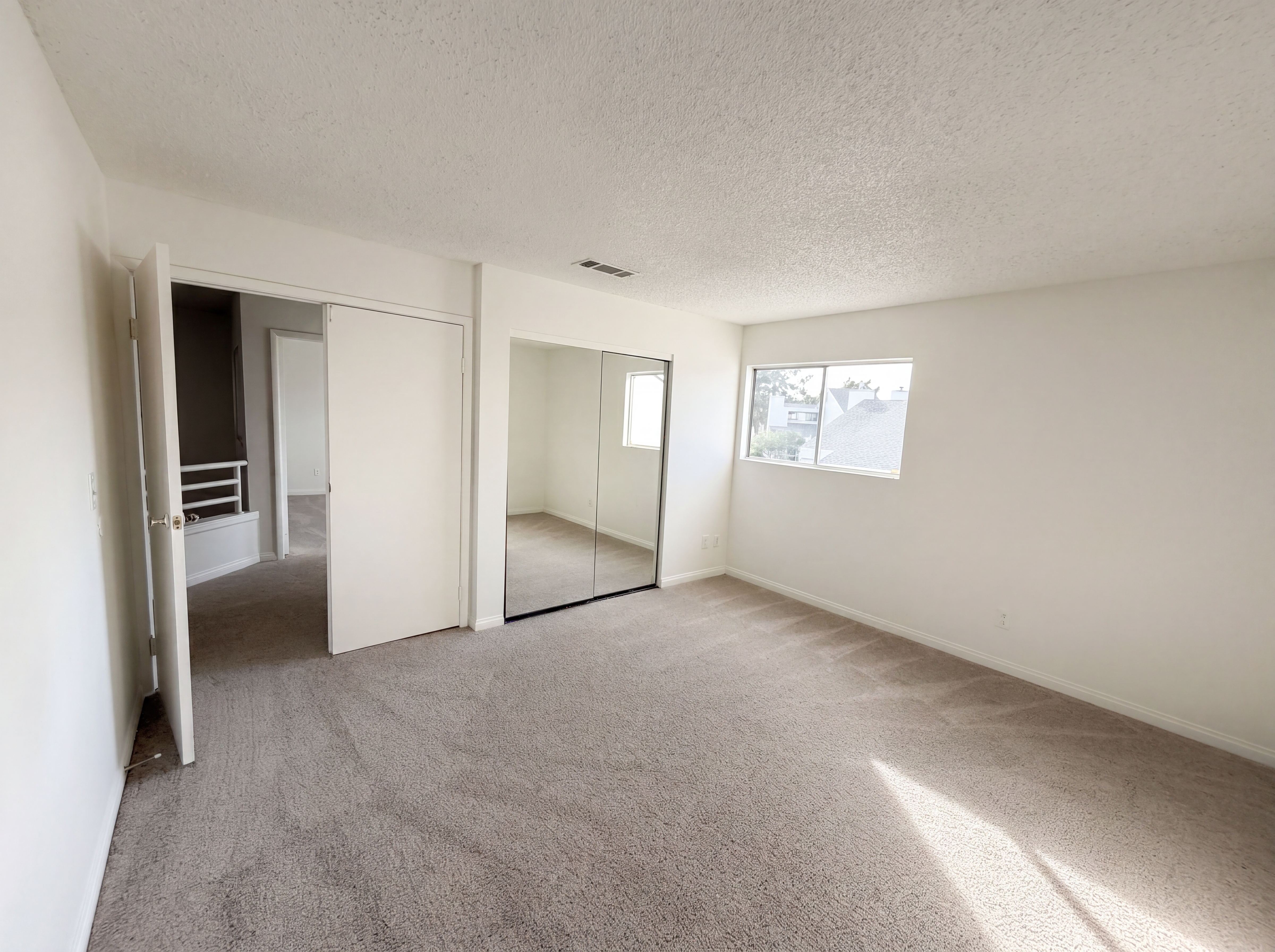 Photo 18 of 28 of 5631 Vineyard Ln, Las Vegas, NV