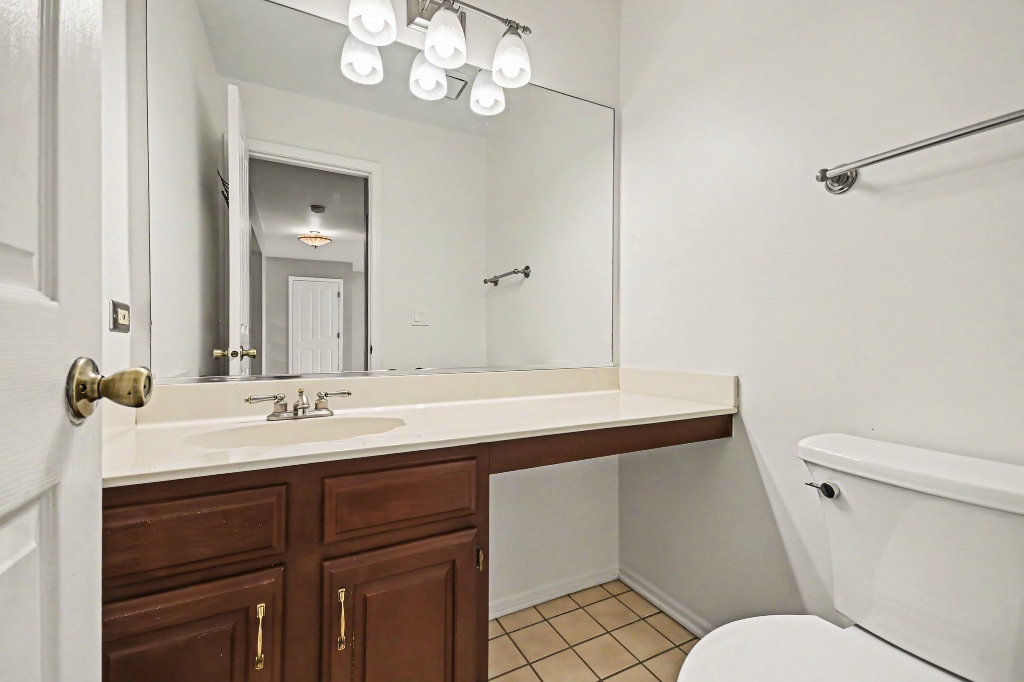 Photo 23 of 28 of 865 Warwick Ln, Lake Zurich, IL