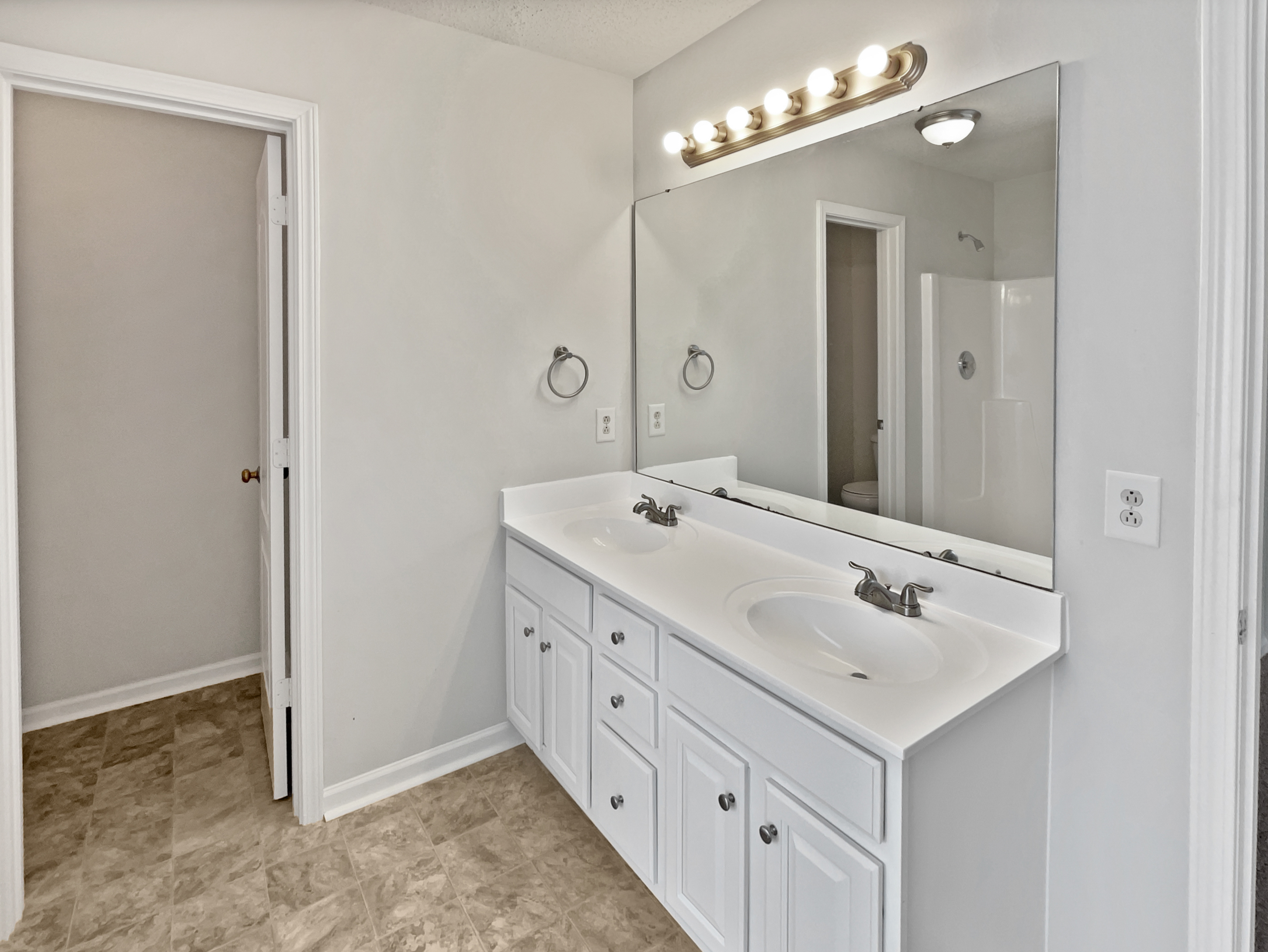 Photo 7 of 23 of 752 Raindrops Rd, Gastonia, NC