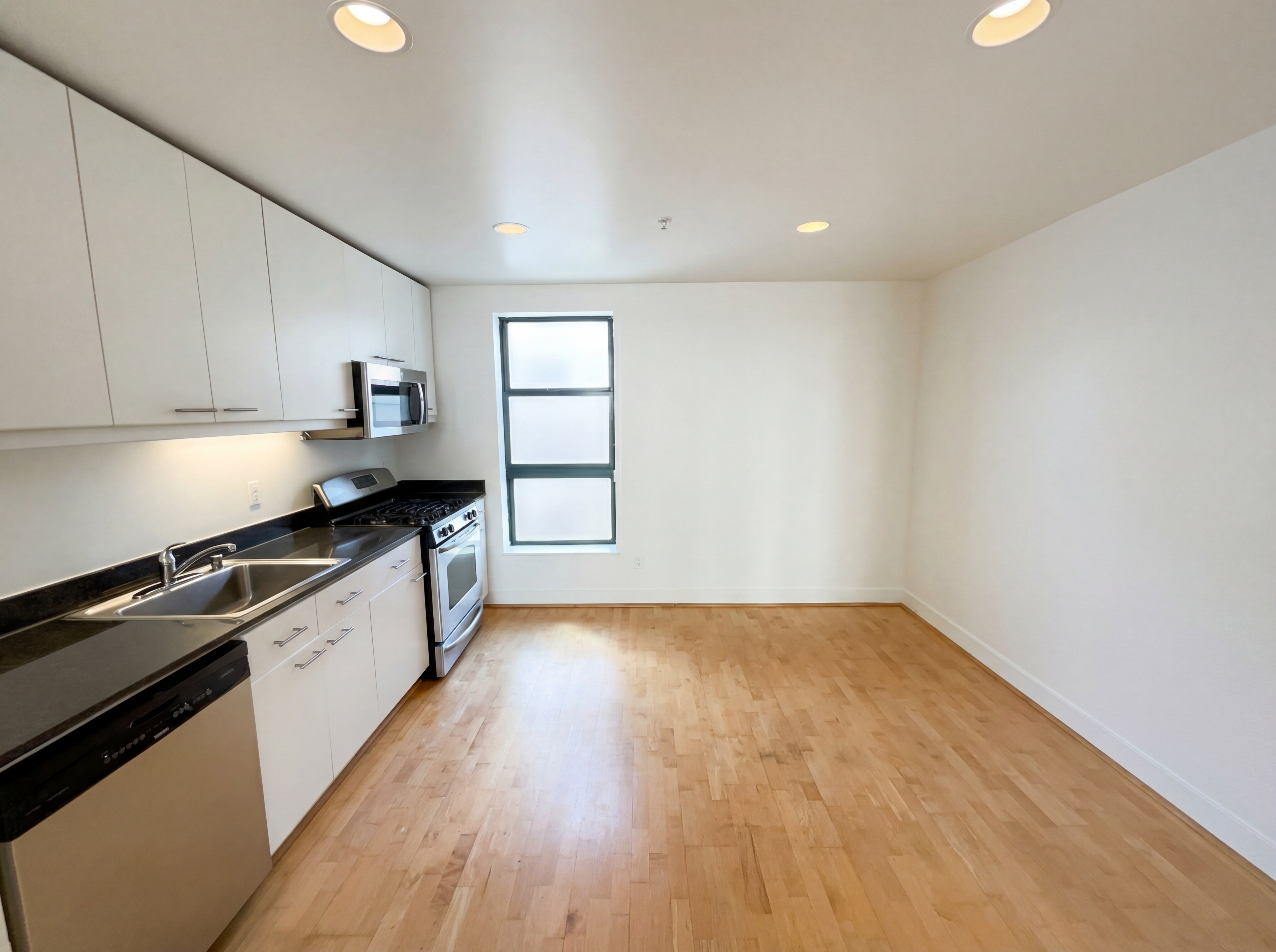 Photo 7 of 24 of 161 Gilbert St, San Francisco, CA