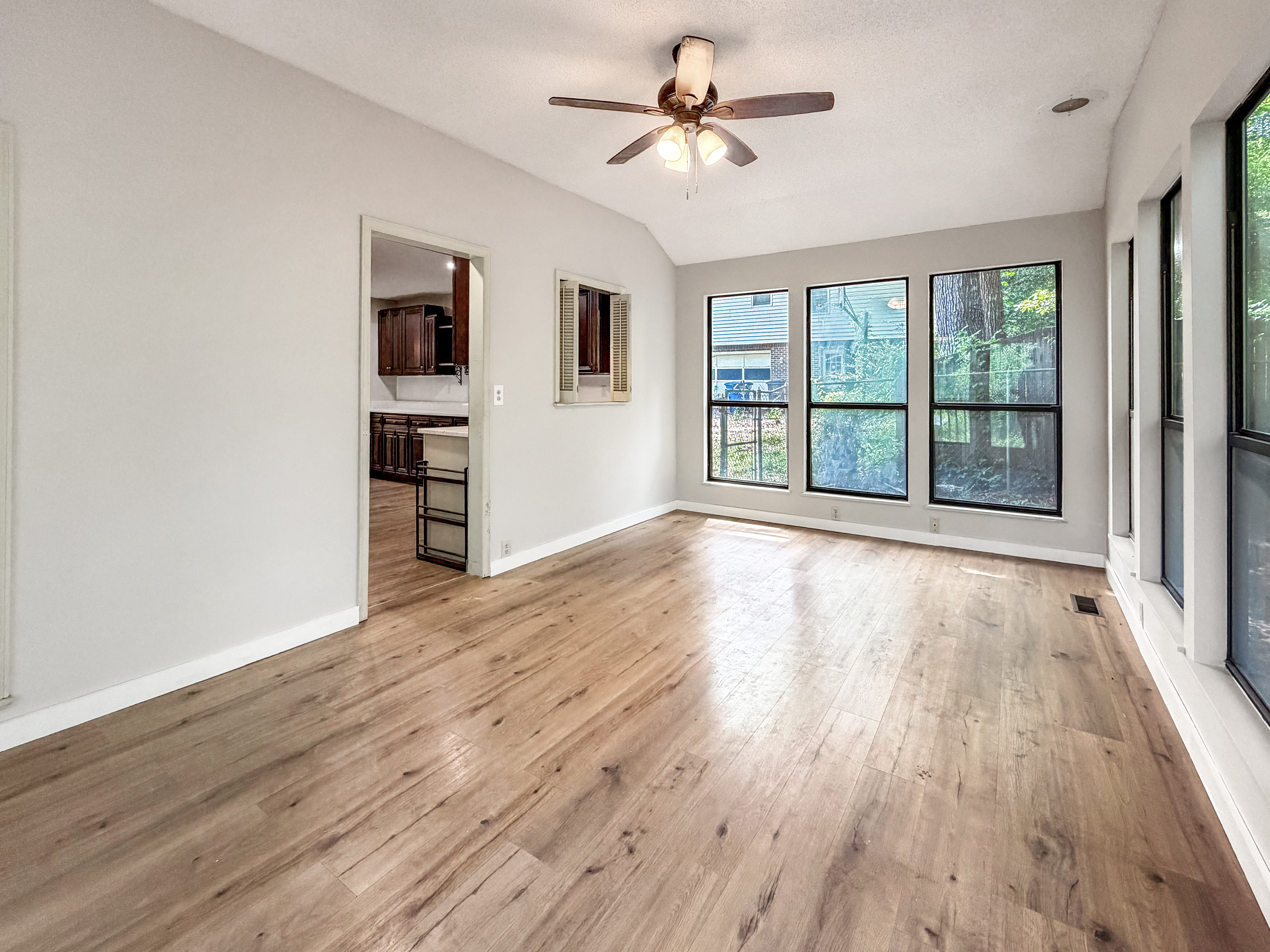 Photo 18 of 24 of 3495 Flintshire Dr, Hoover, AL