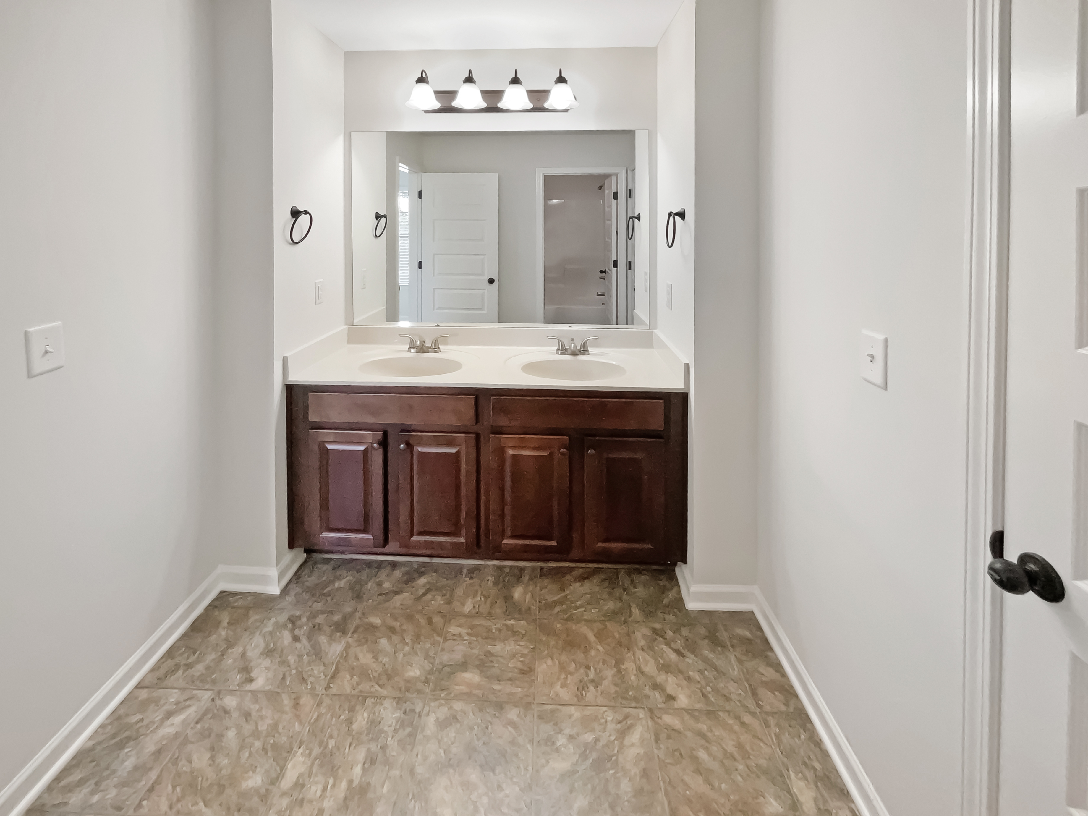Photo 37 of 64 of 622 Madison Park Dr, Grayson, GA