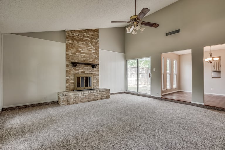 Photo 6 of 26 - 1826 Caldwell Dr, Garland, TX 75041