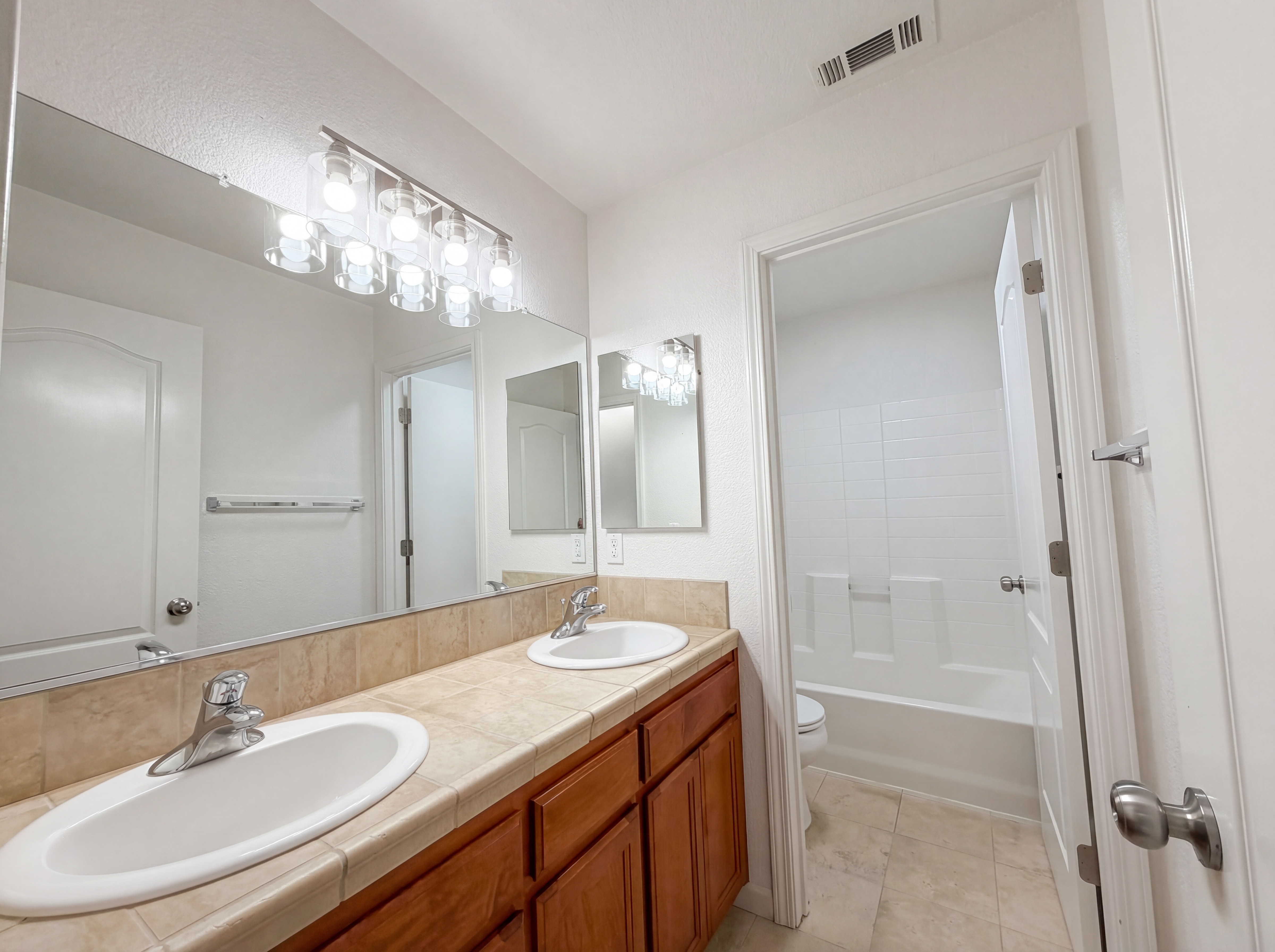 Photo 37 of 47 of 1257 Brooktrail Dr, Pittsburg, CA