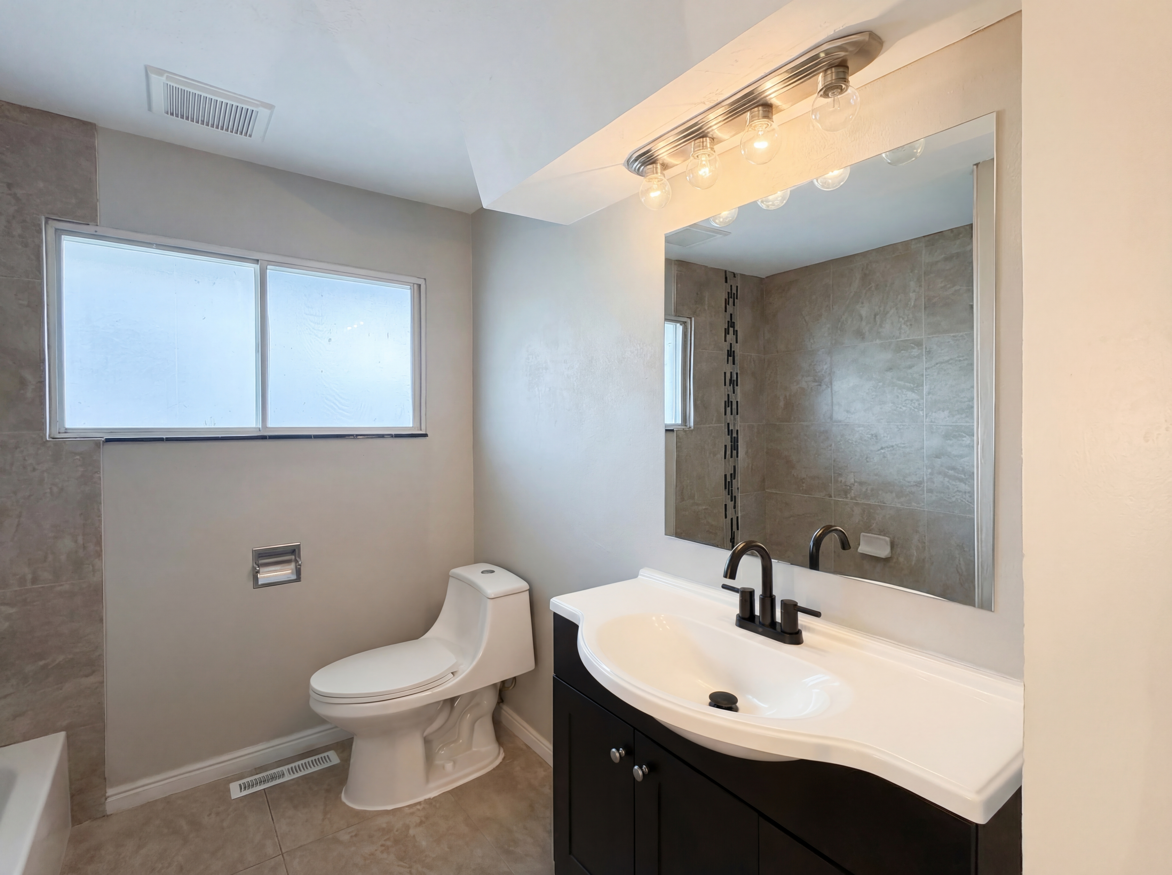 Photo 11 of 24 of 750 W Gentile St, Layton, UT