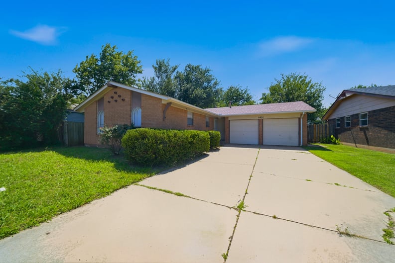 Property photo 1 of 5421 S Huddleston Dr