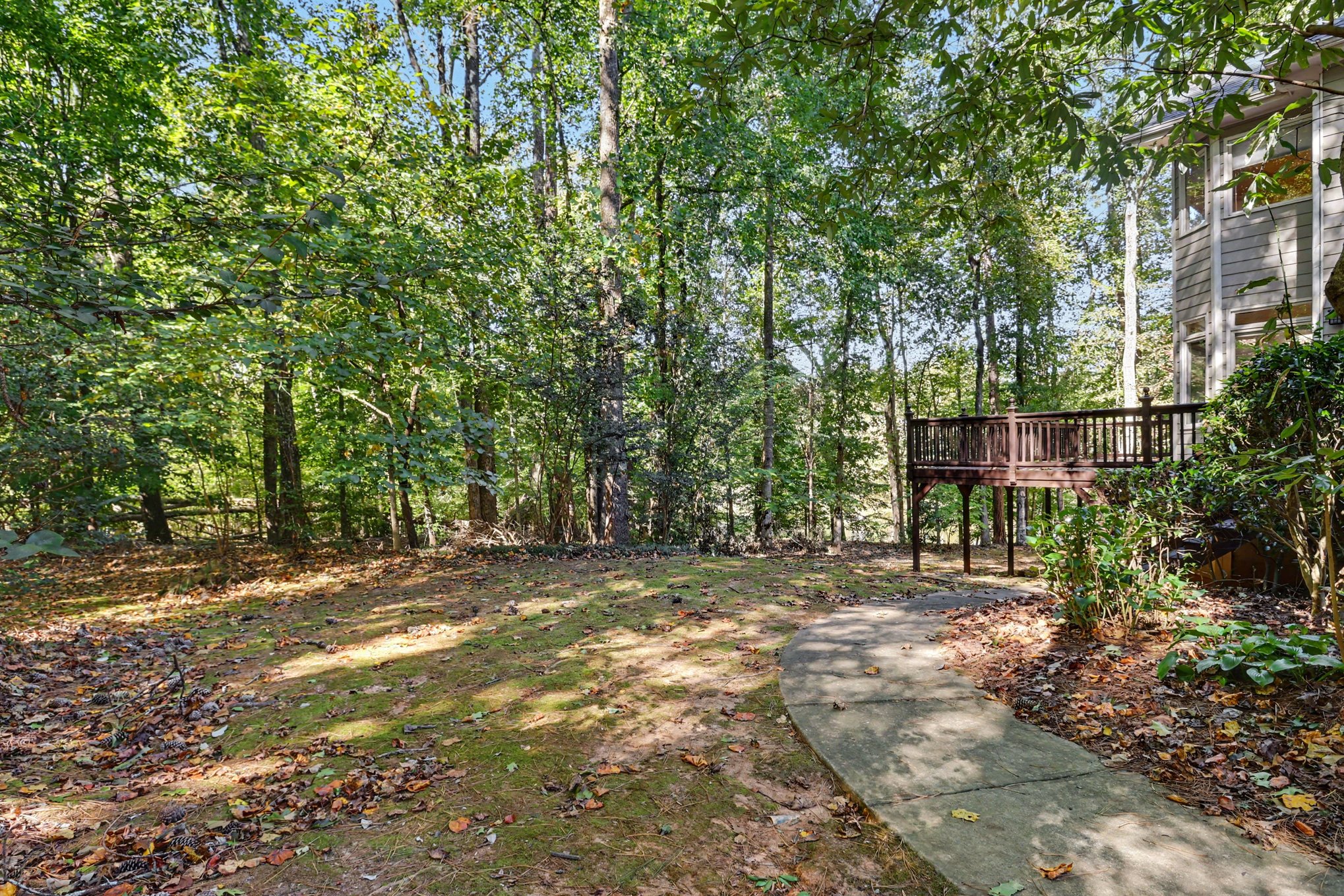 Photo 4 of 22 of 720 Barberry Dr, Alpharetta, GA