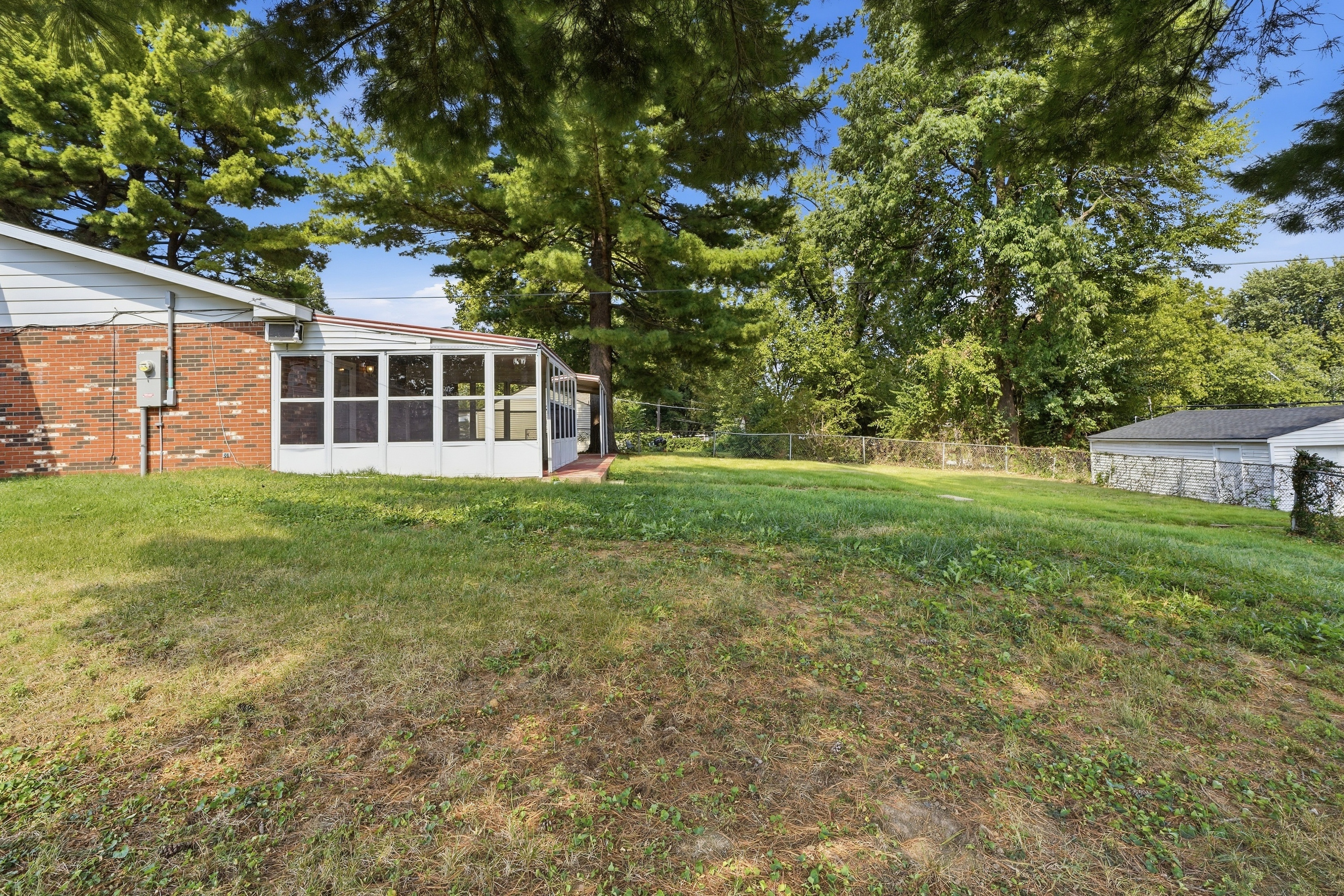 Photo 52 of 59 of 8 Monticello Pl, Fairview Heights, IL