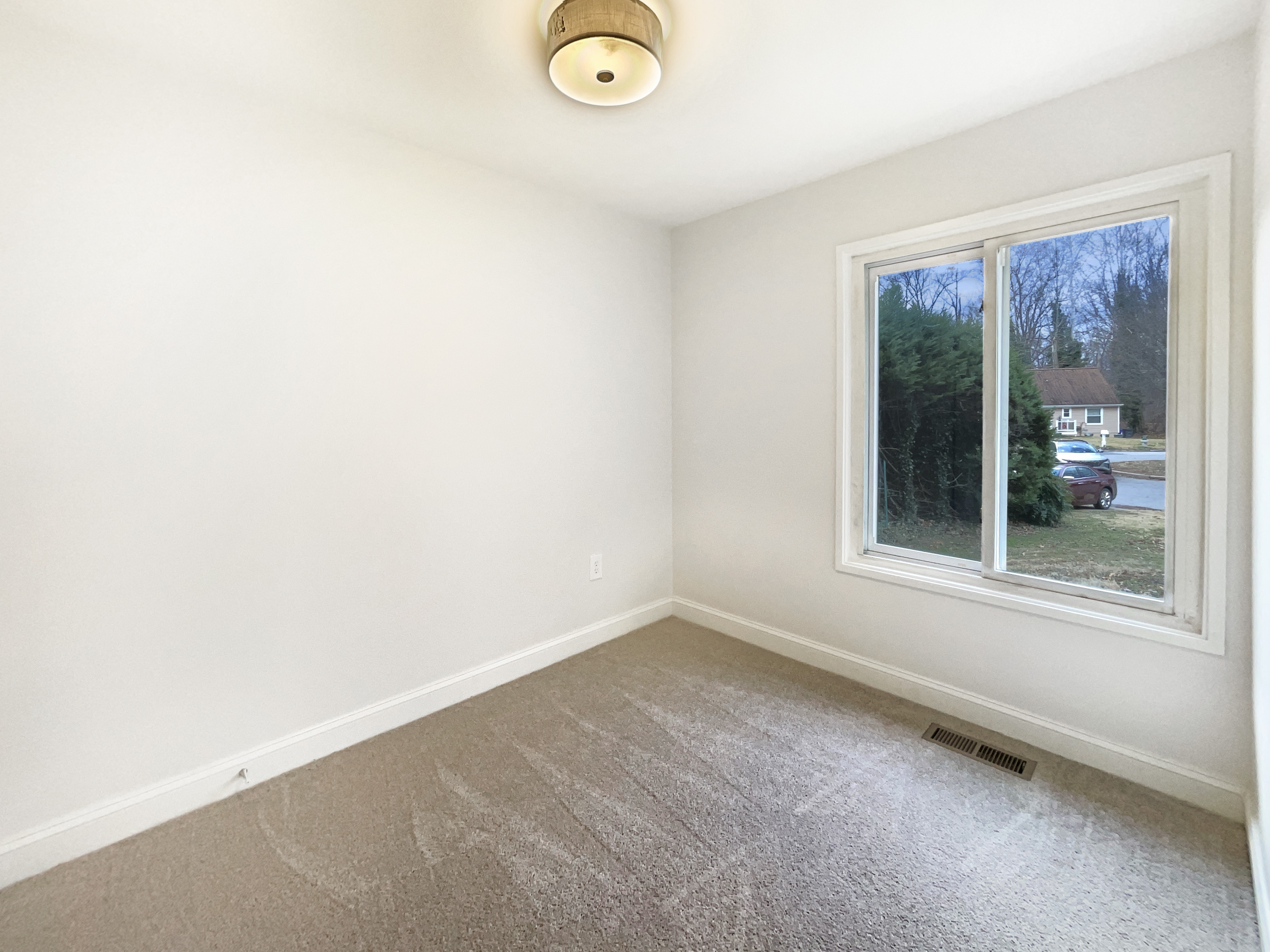 Photo 9 of 23 of 10103 Meredith Ave, Silver Spring, MD