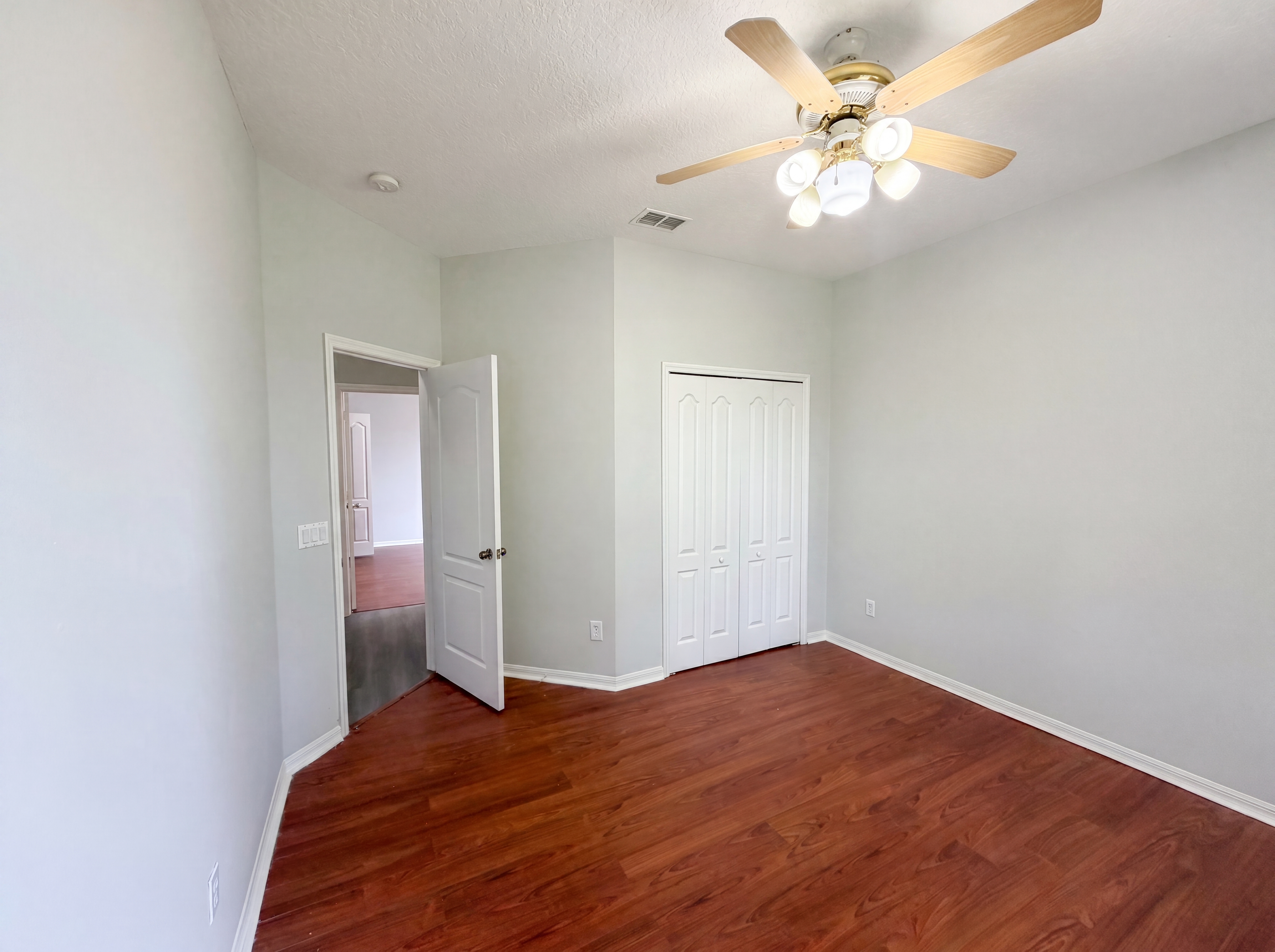 Photo 14 of 26 of 216 Blue Crystal Dr, Deland, FL