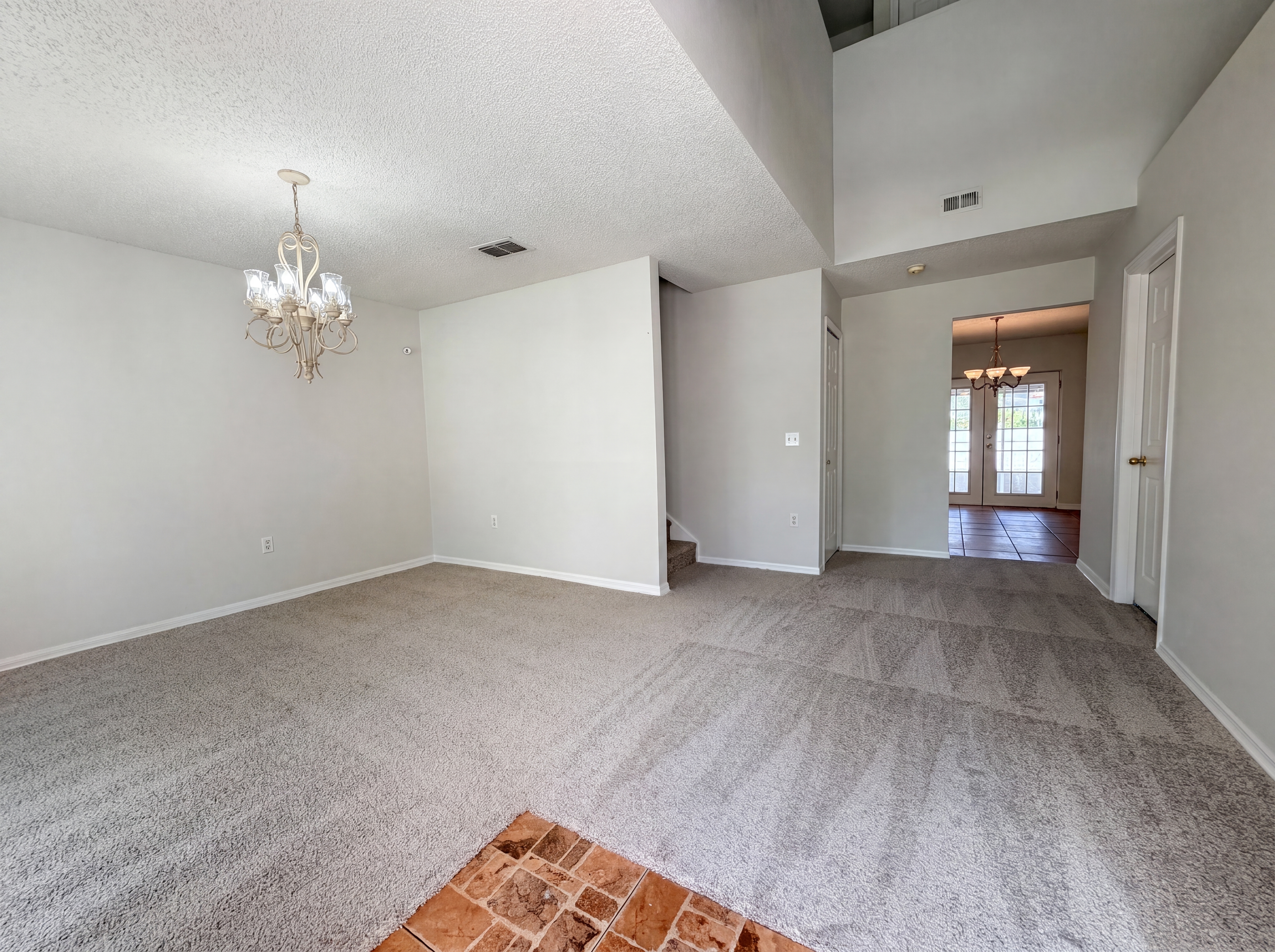 Photo 10 of 26 of 2158 Willesdon Dr W, Jacksonville, FL