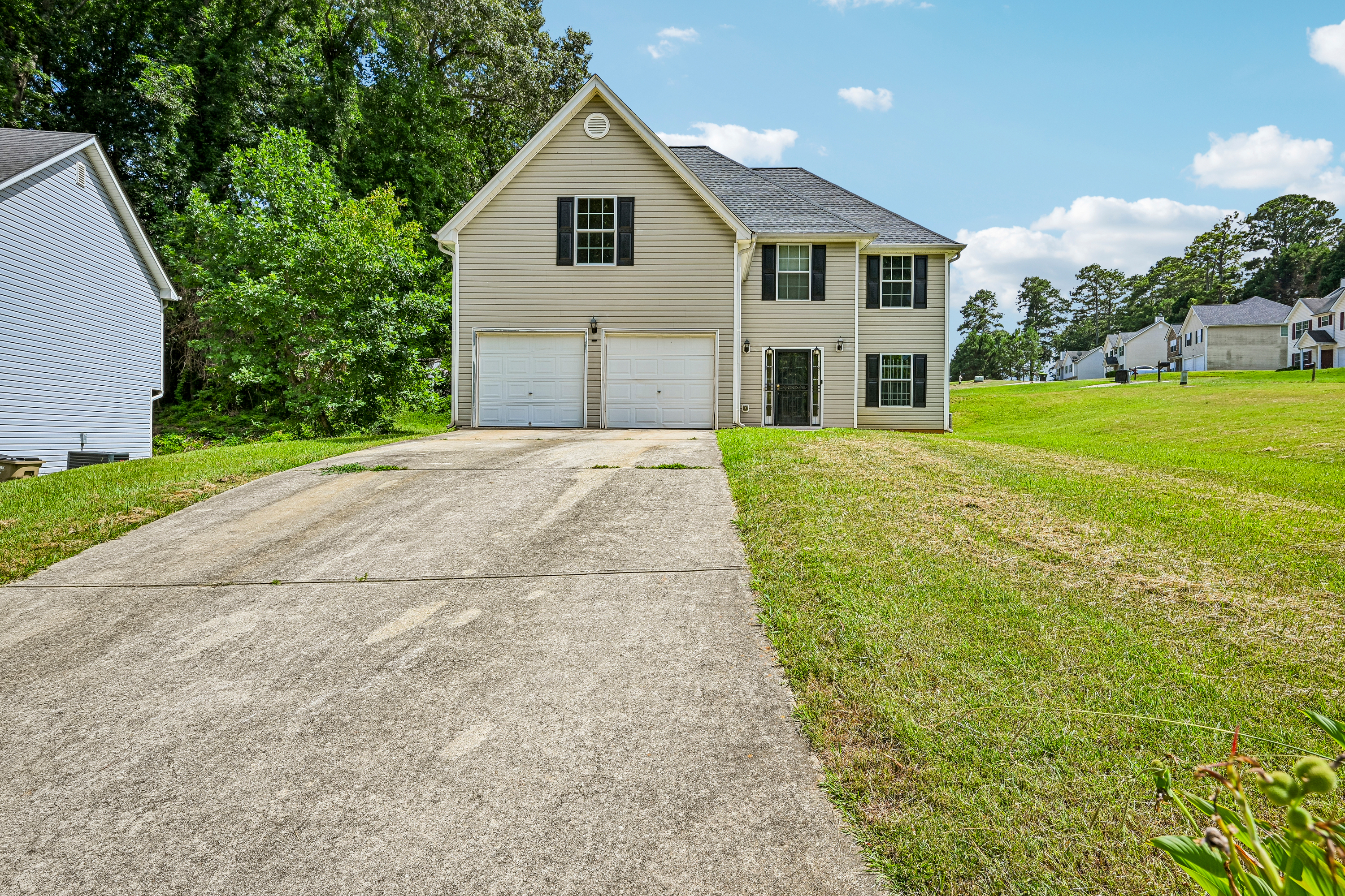 Photo 8 of 44 of 2083 Dylan Ct, Ellenwood, GA