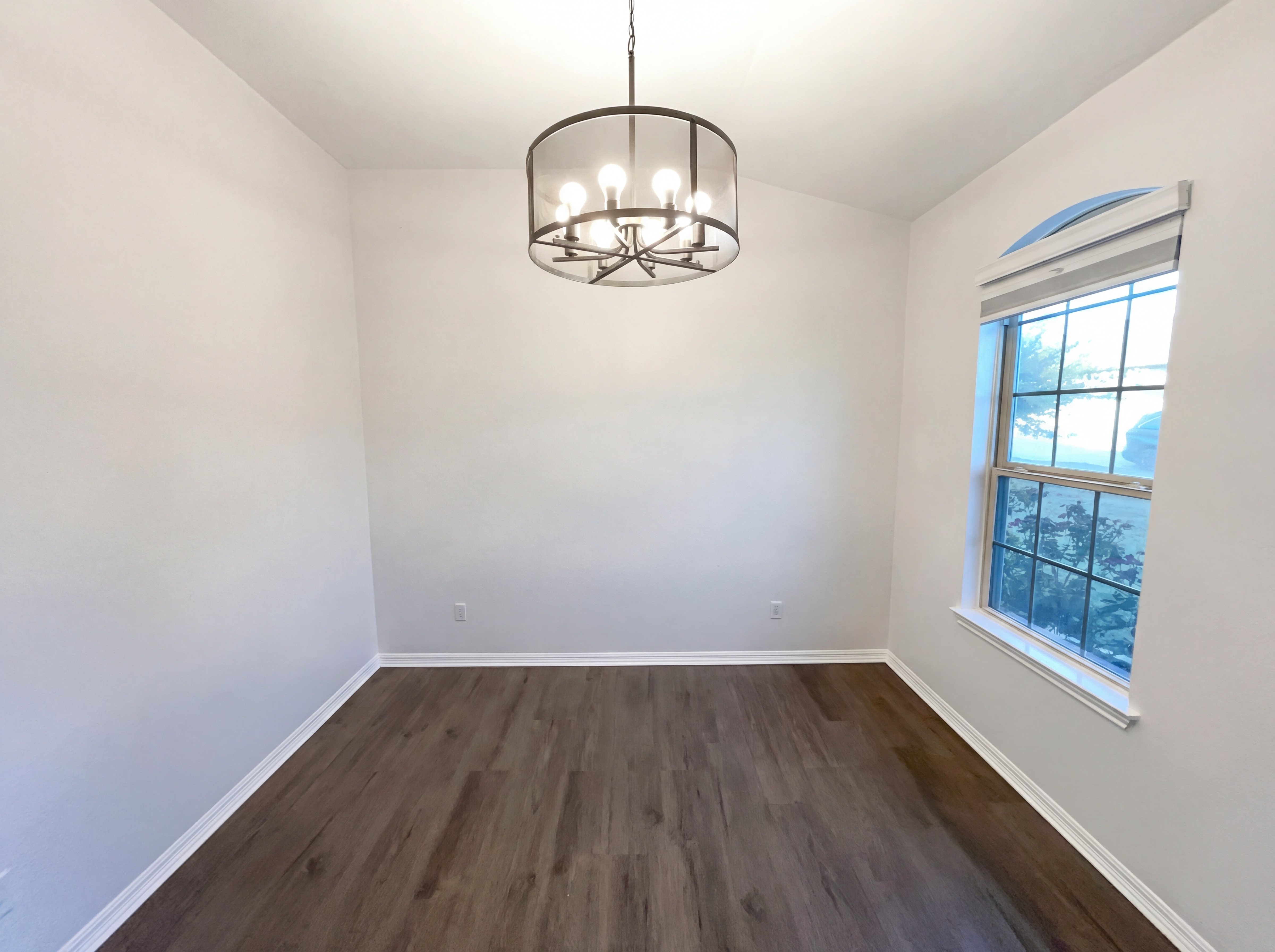 Photo 8 of 19 of 19300 Elk Horn Dr, Pflugerville, TX