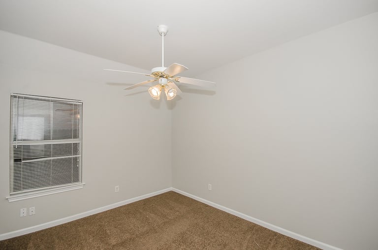 Photo 14 of 20 - 5620 High Creek Dr, Dallas, TX 75249