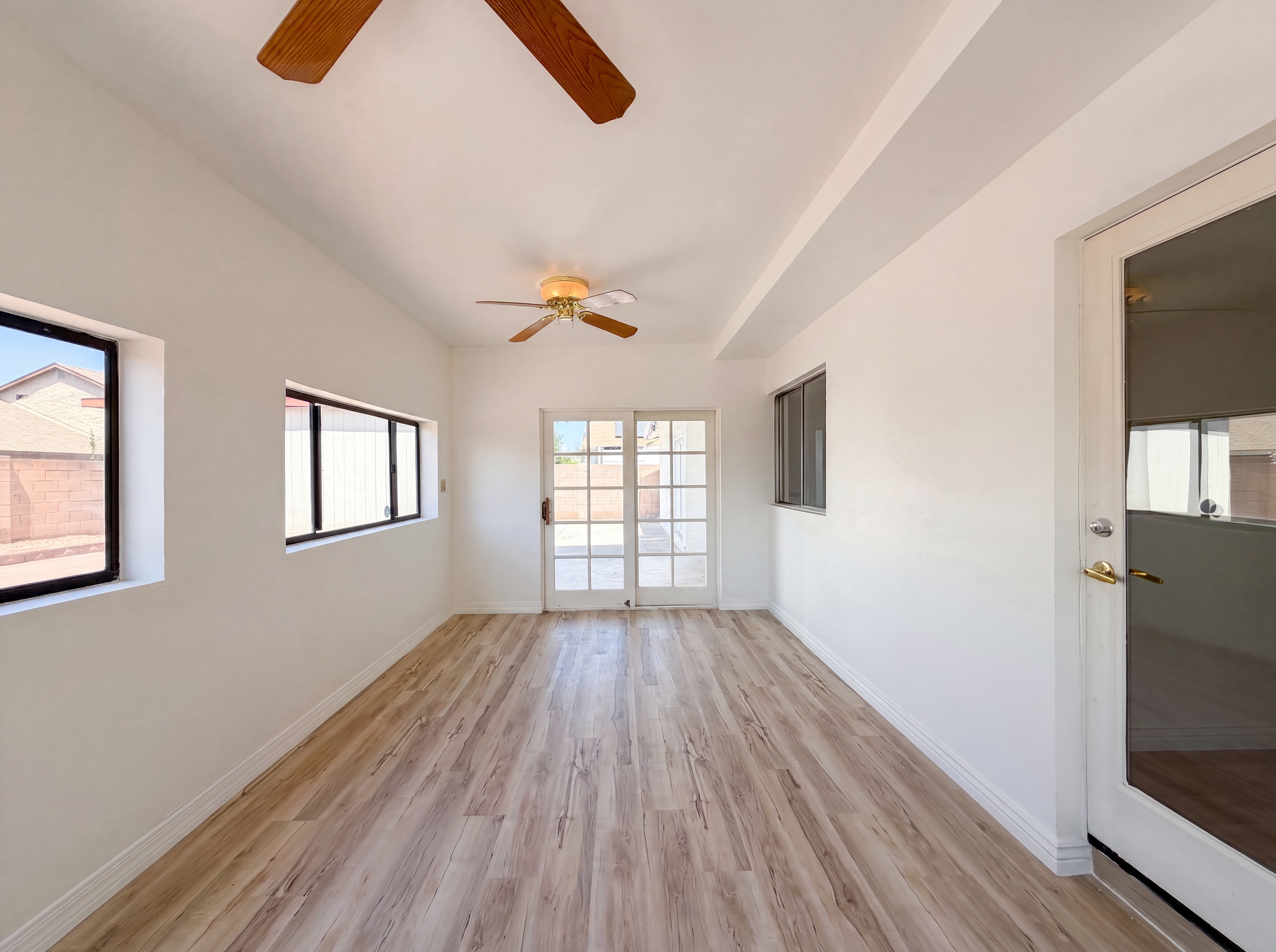 Photo 8 of 26 of 4260 E Vineyard Rd, Phoenix, AZ