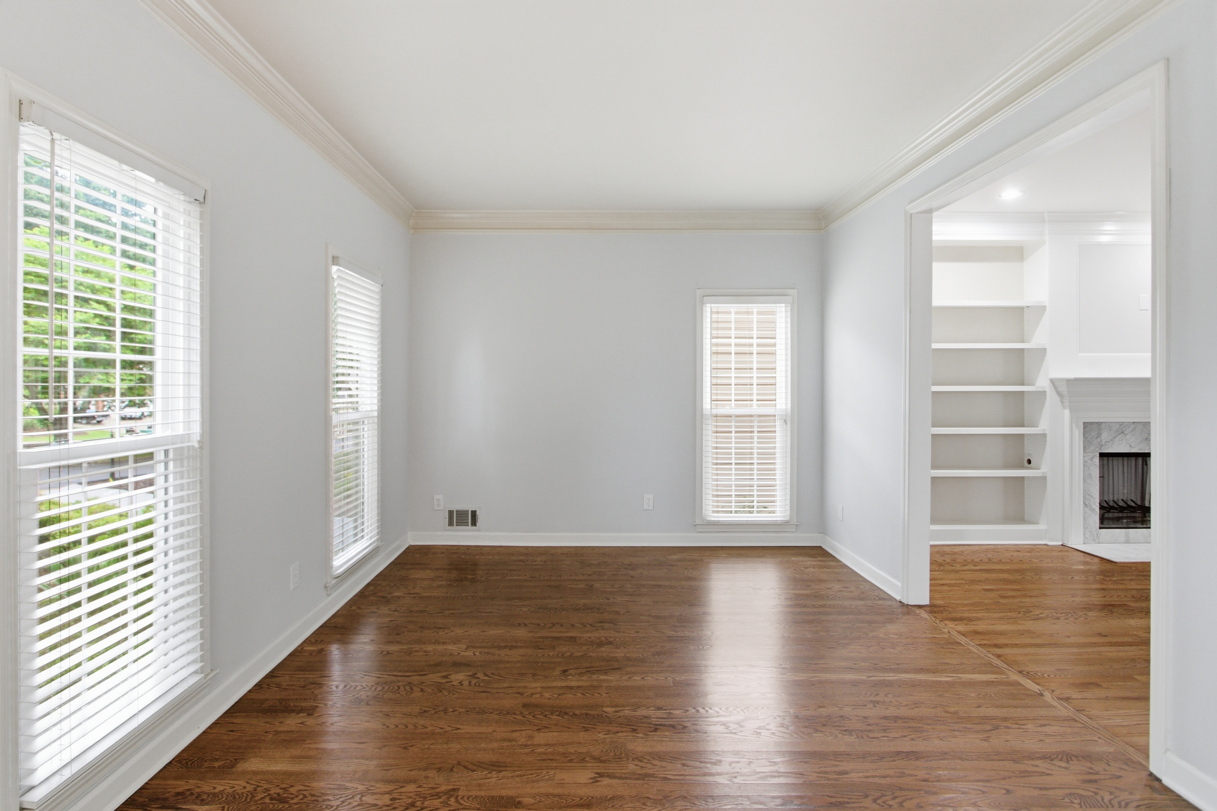Photo 10 of 47 of 11715 Dunhill Place Dr, Johns Creek, GA