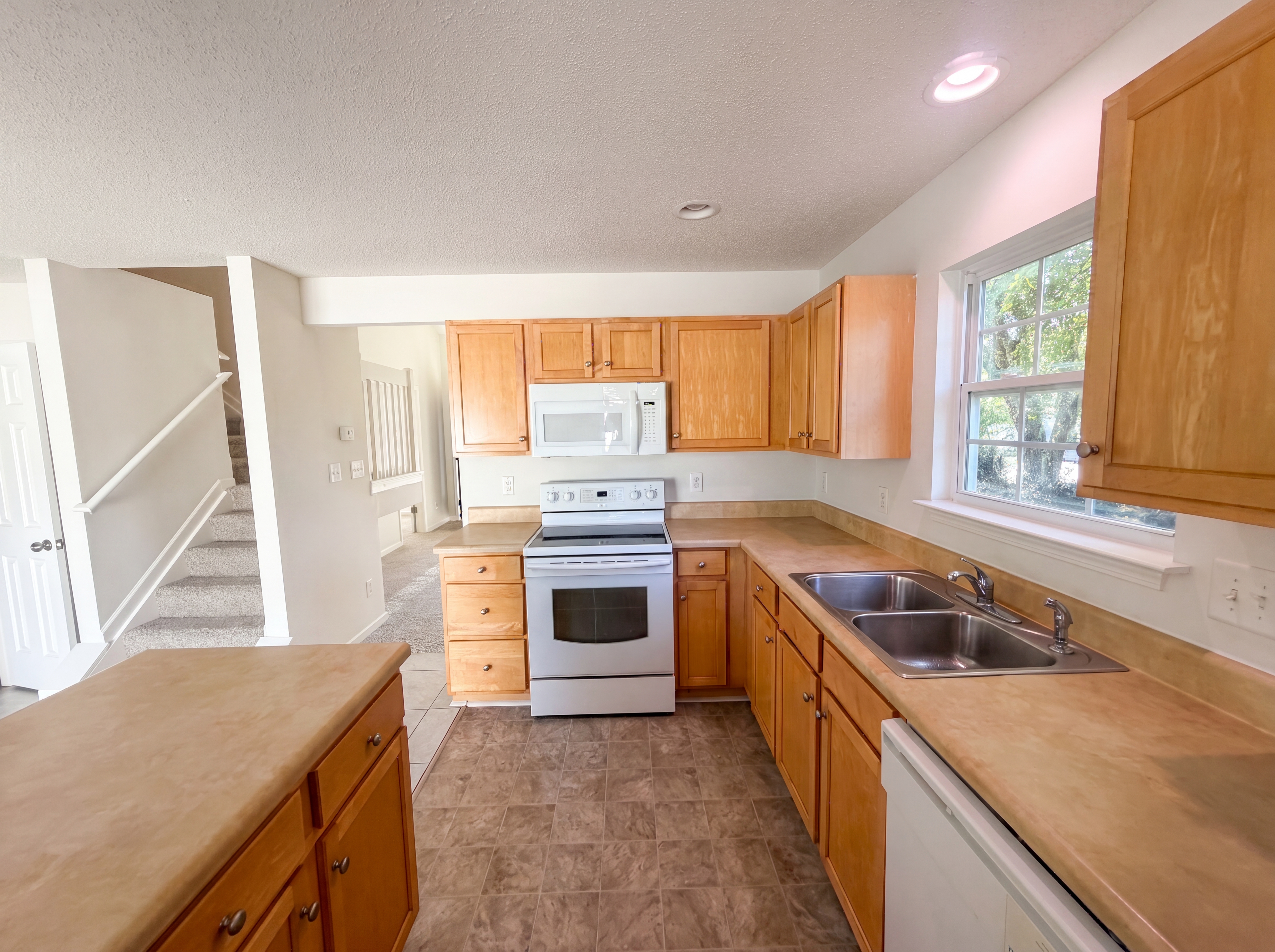 Photo 2 of 23 of 1138 Glory Vine Rd, Whitsett, NC