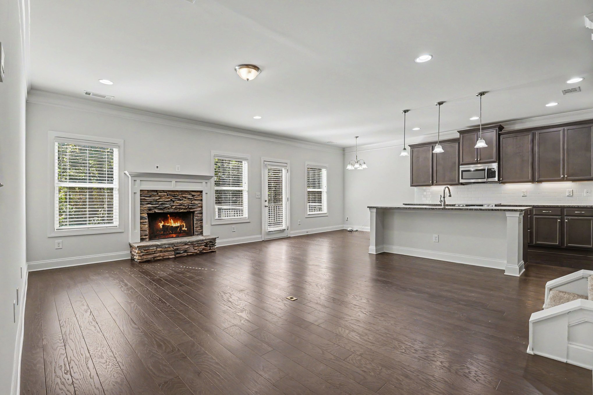 Photo 3 of 19 of 99 Glen Oaks Dr, Dawsonville, GA