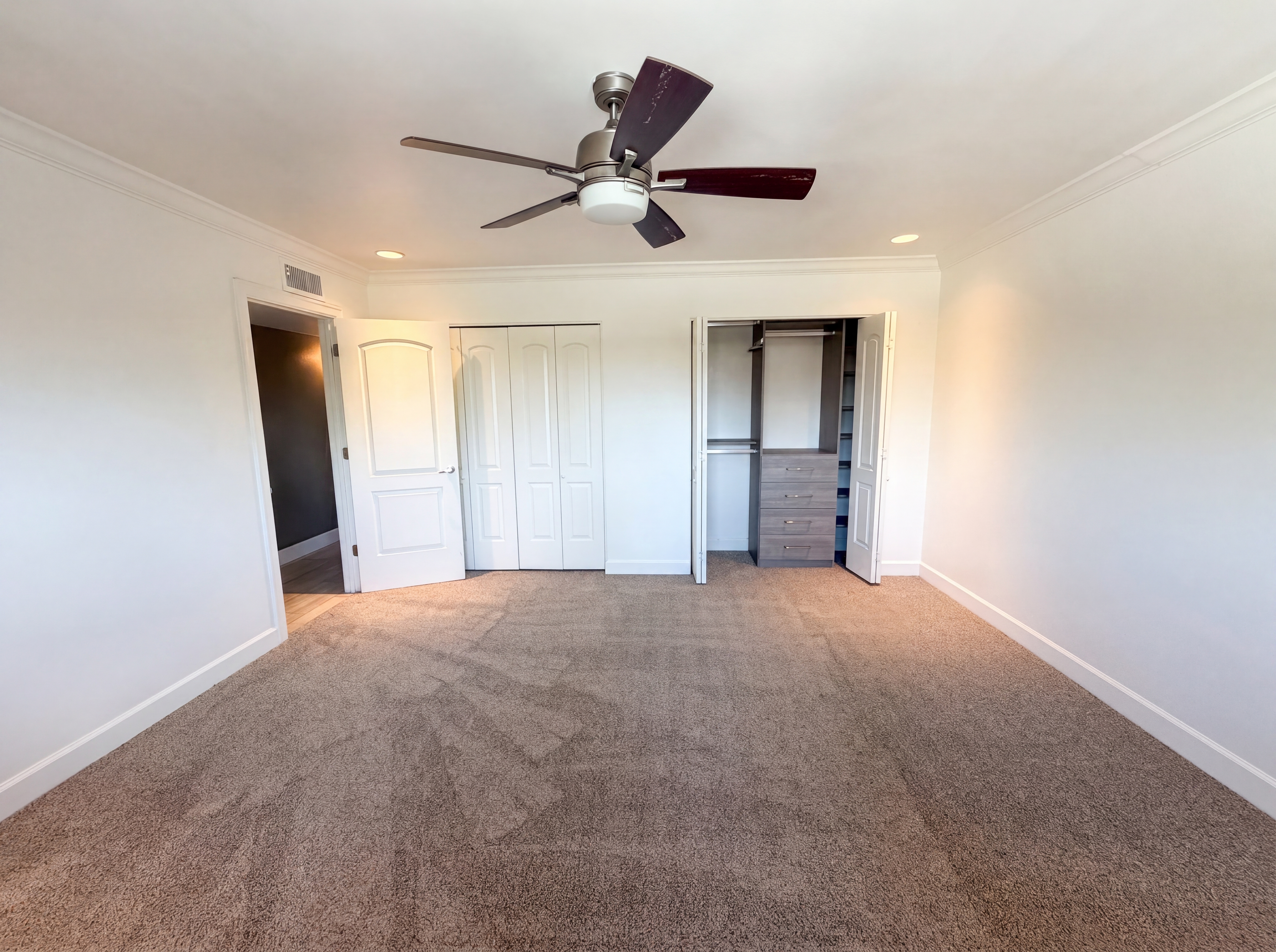 Photo 4 of 34 of 2244 E Nicolet Ave, Phoenix, AZ