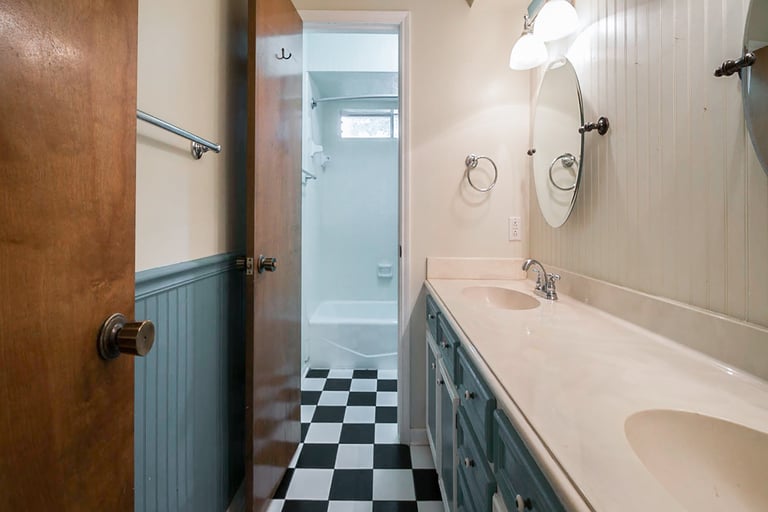 Photo 25 of 35 - 15014 Penn Hills Ln, Houston, TX 77062
