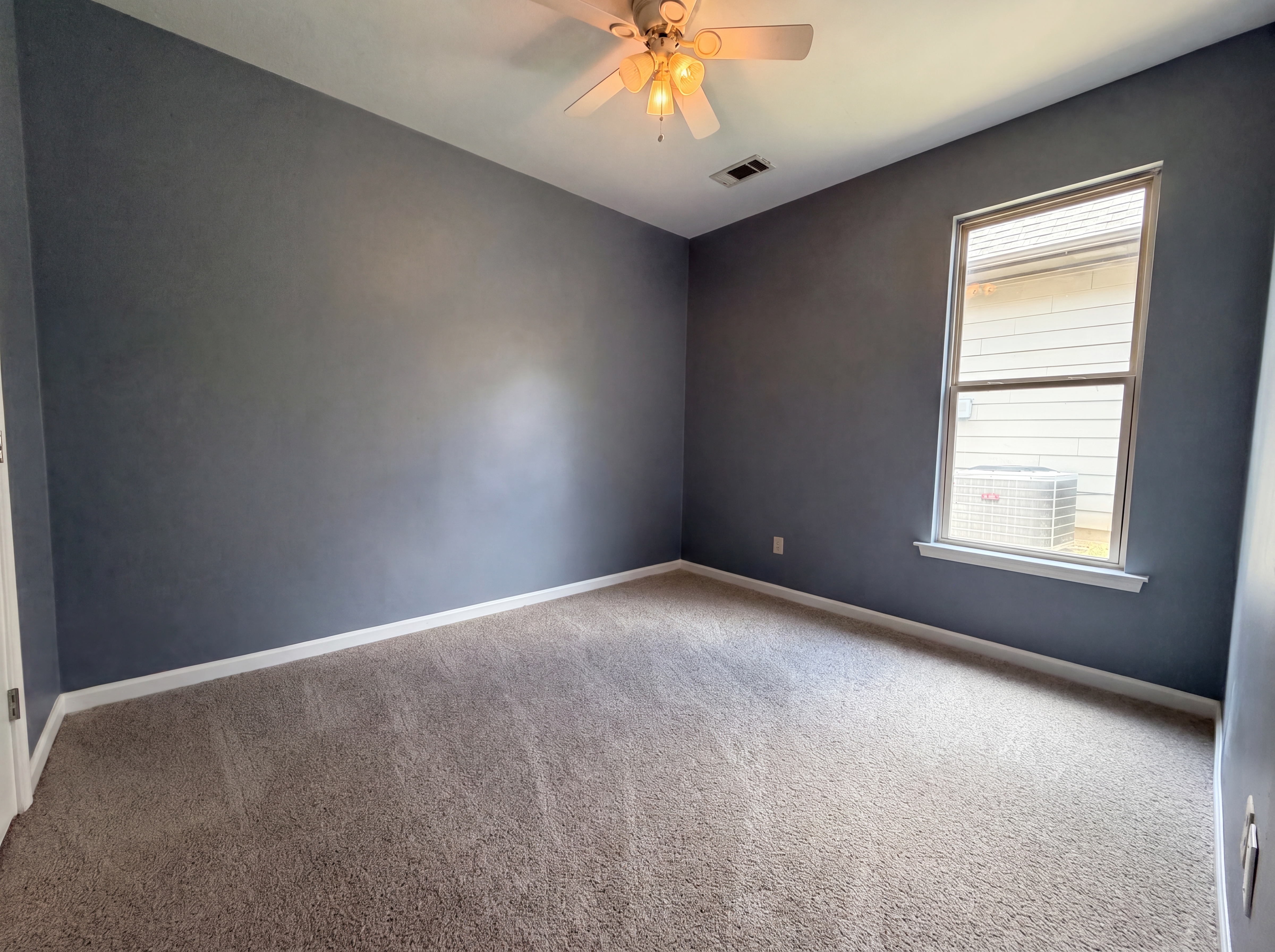 Photo 13 of 19 of 1124 Washington Dr, Moody, AL