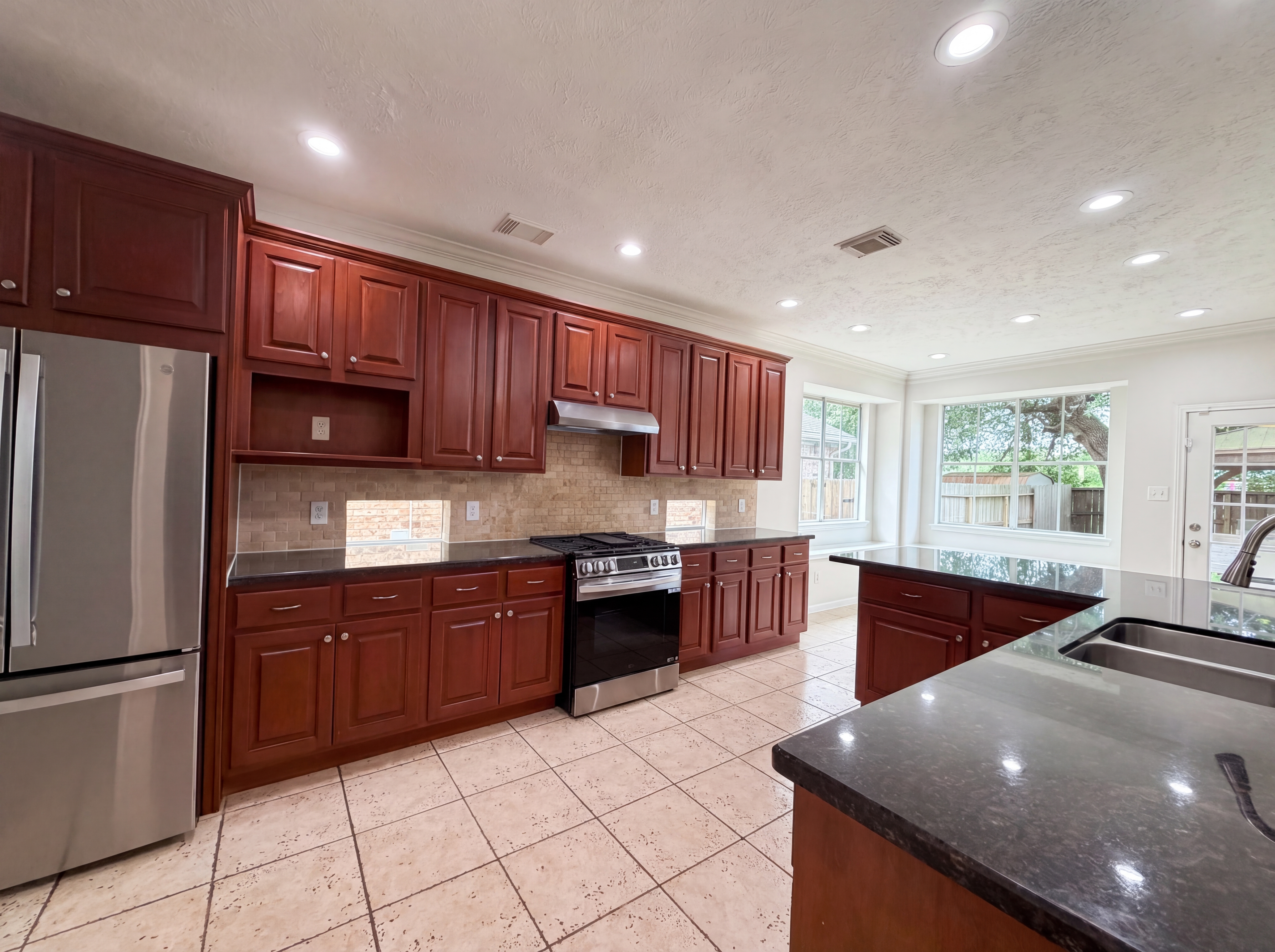 Photo 7 of 33 of 3106 Forrester Dr, Pearland, TX