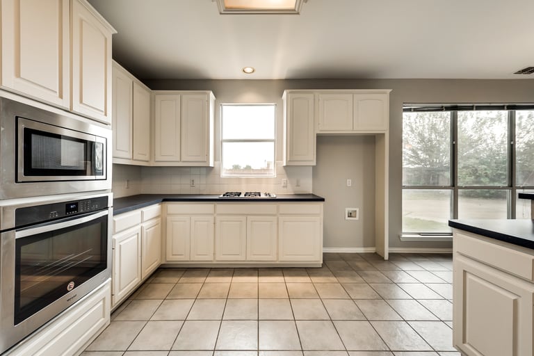 Photo 11 of 34 - 600 Country Meadow Dr, Murphy, TX 75094