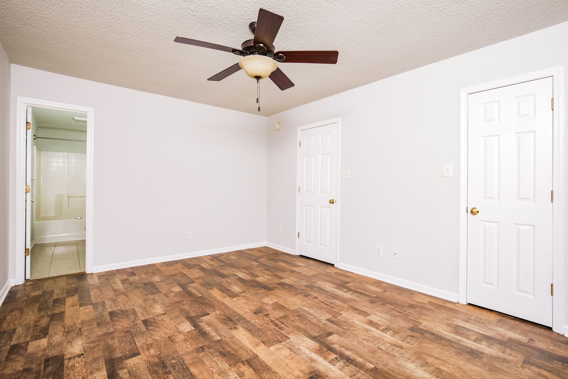 Photo 4 of 25 of 4765 Primrose Pl, Rocky Mount, NC