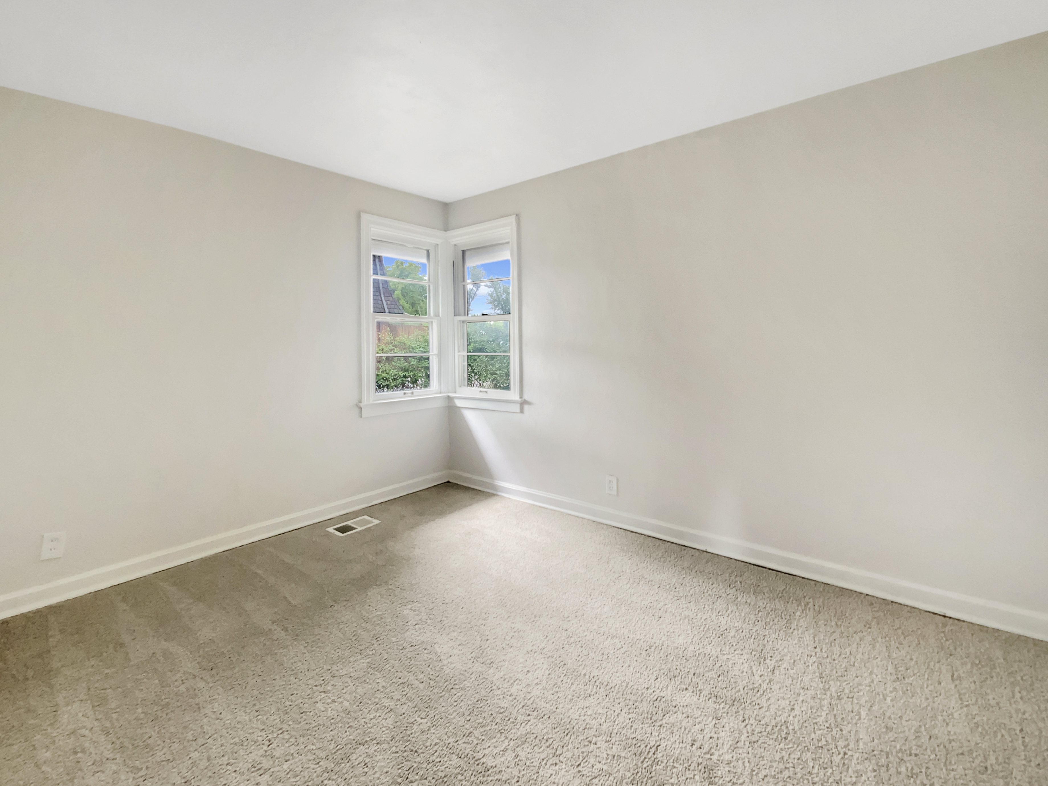 Photo 16 of 19 of 4127 Burnett Ave, Saint Louis, MO
