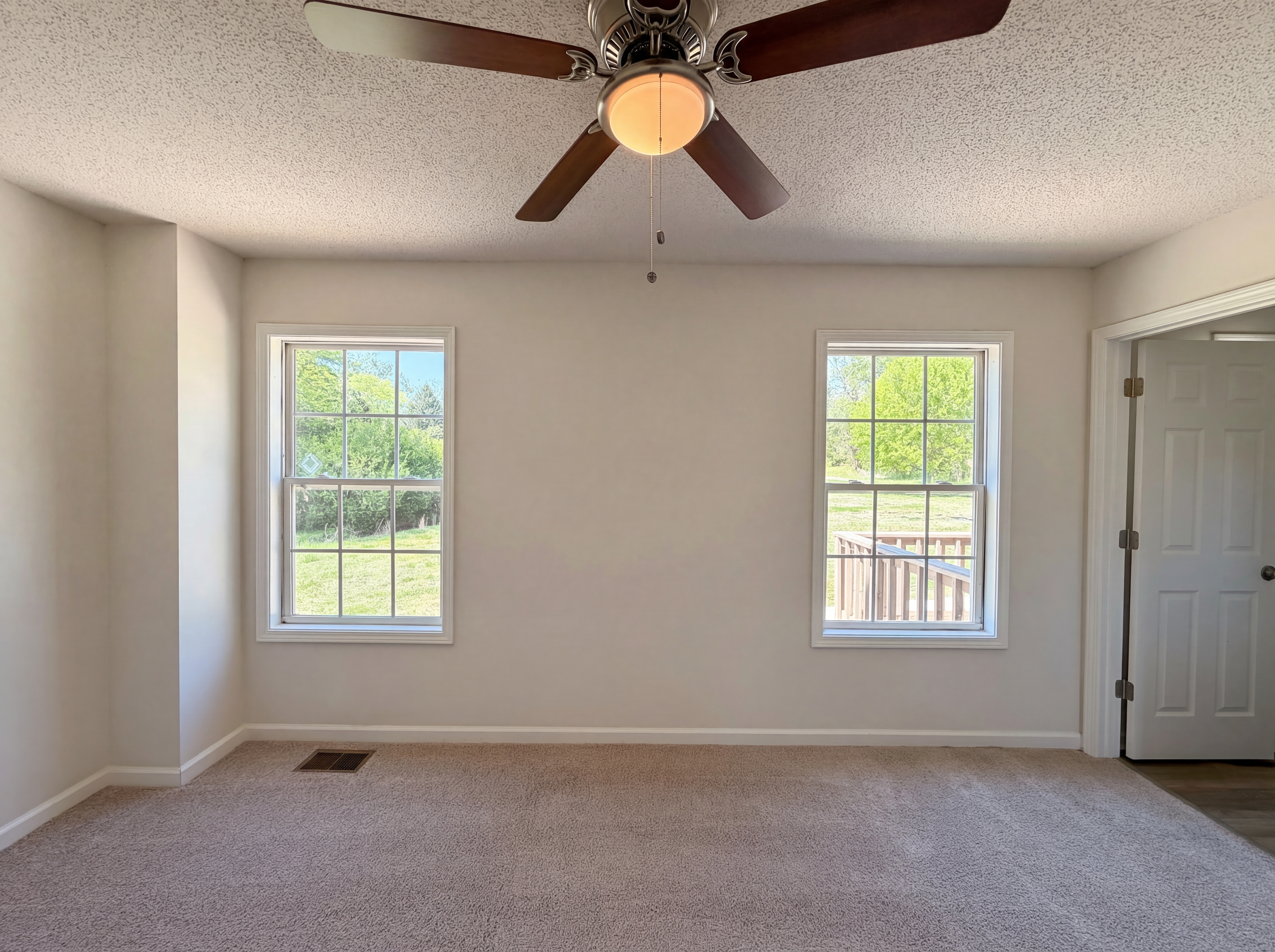 Photo 10 of 23 of 1666 Sparkleberry Dr, Clarksville, TN