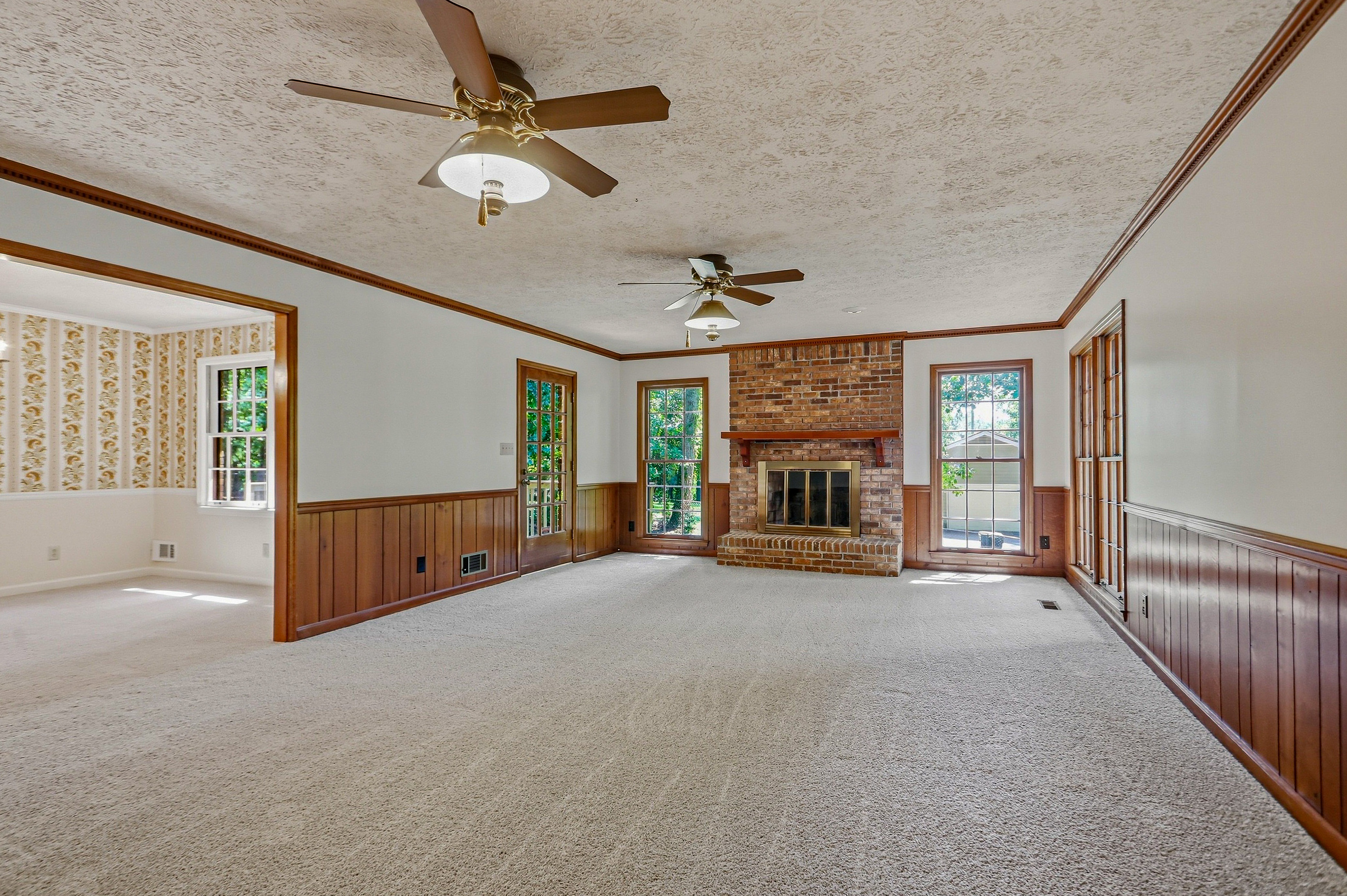 Photo 3 of 30 of 585 Buckeye Cir SE, Conyers, GA