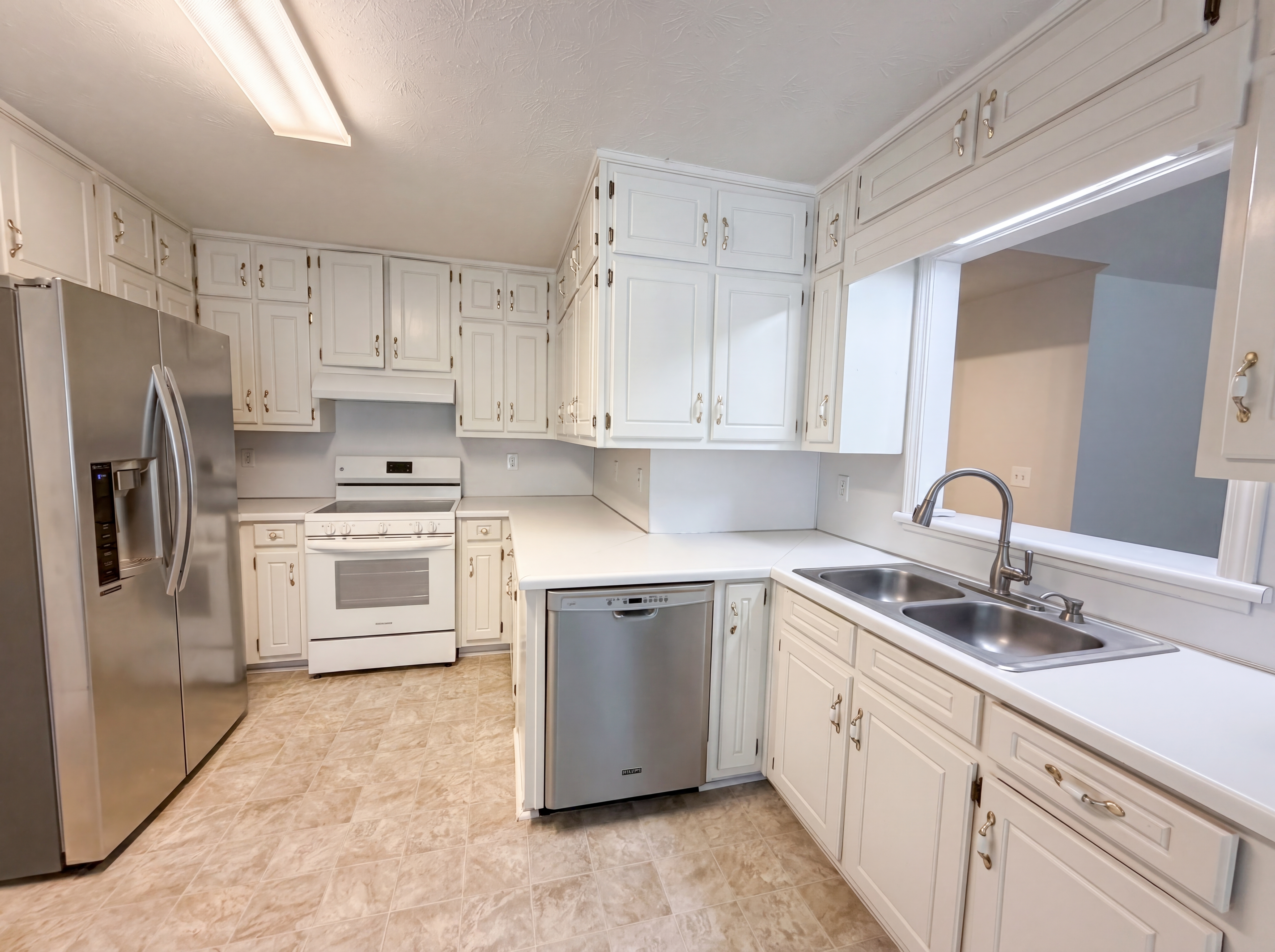Photo 10 of 25 of 1556 Wynfield Ct, Auburn, GA