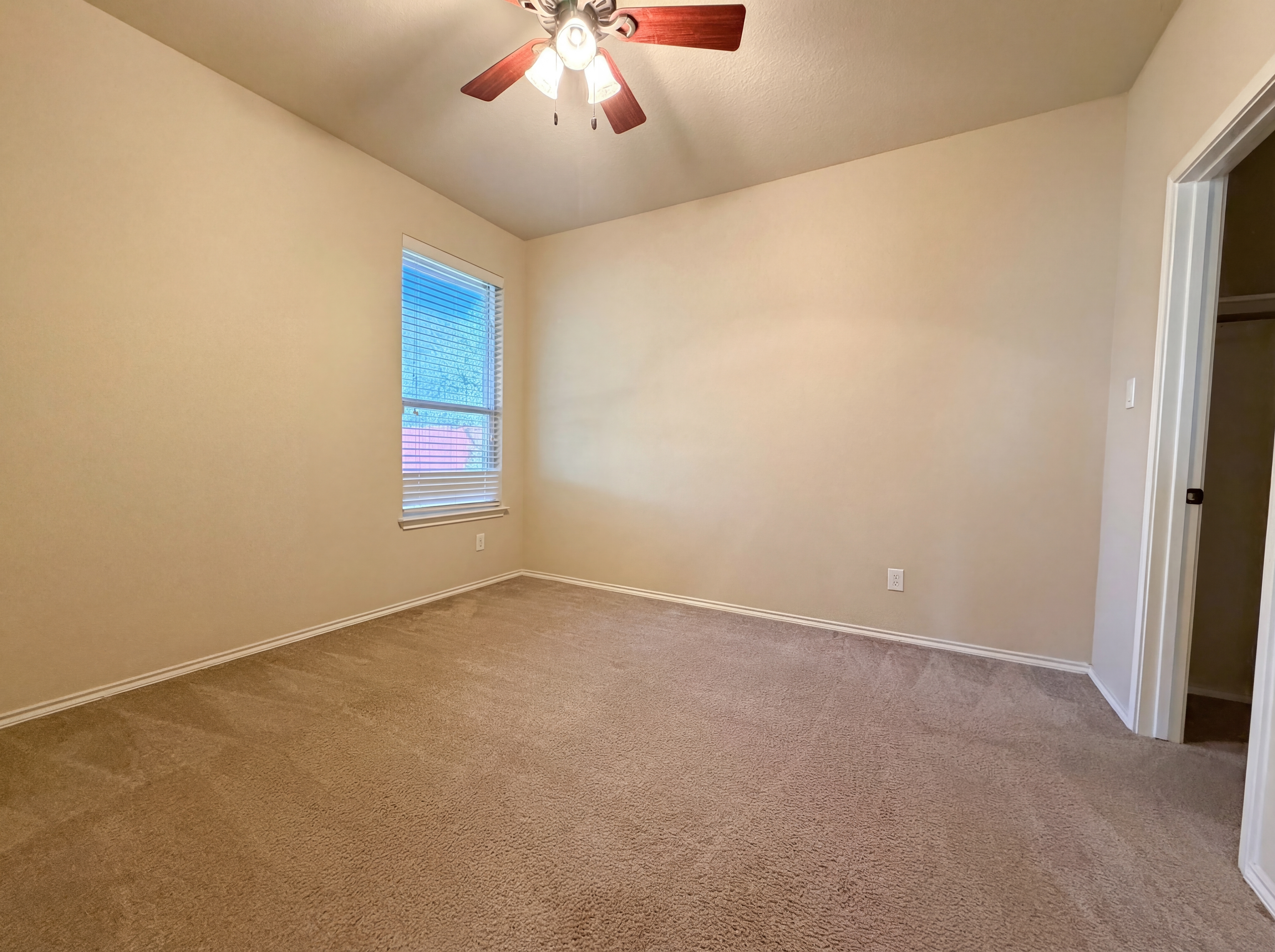 Photo 10 of 22 of 6941 Laura Hts, Schertz, TX