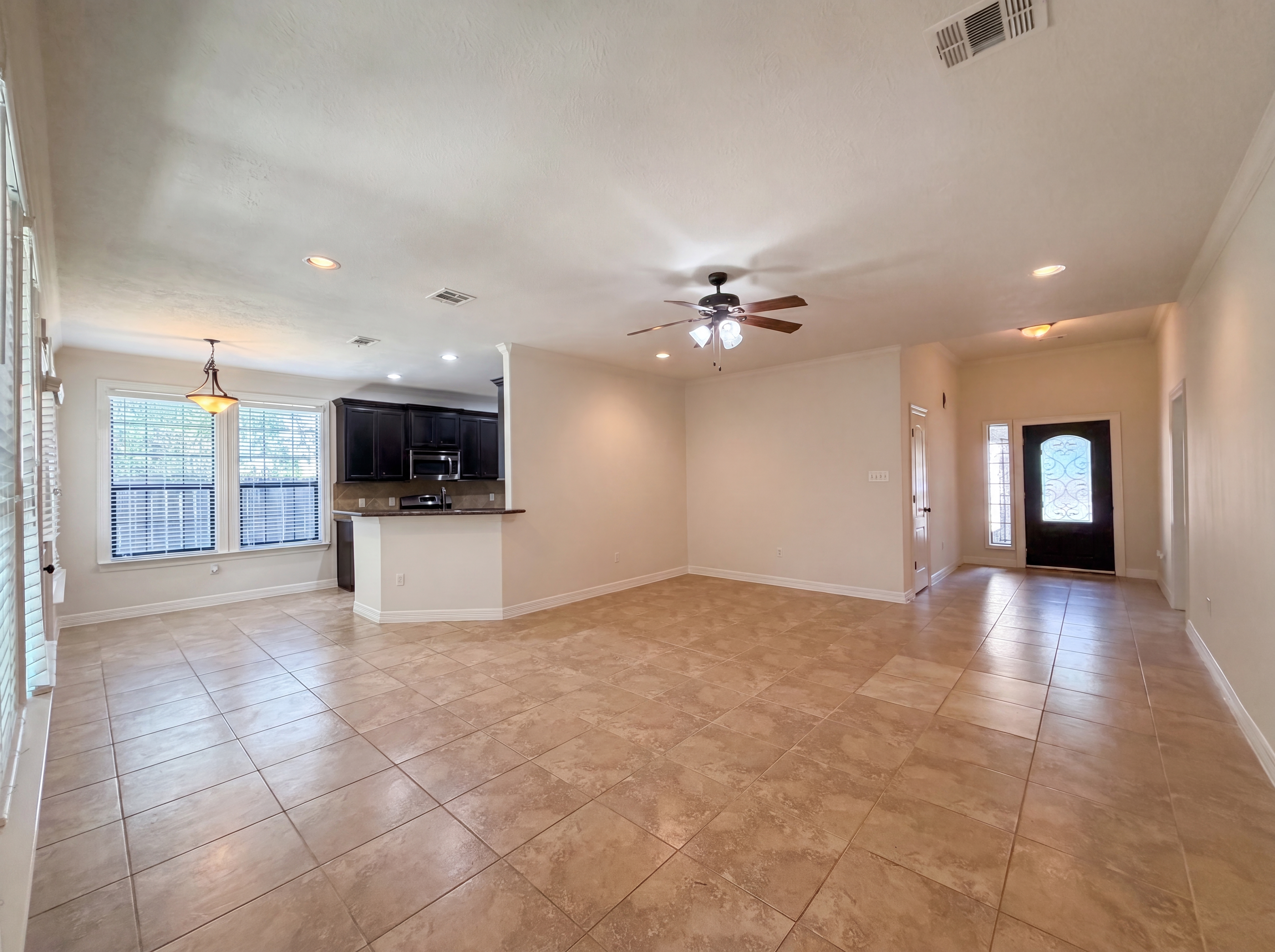 Photo 11 of 19 of 4516 White Rock St, Houston, TX