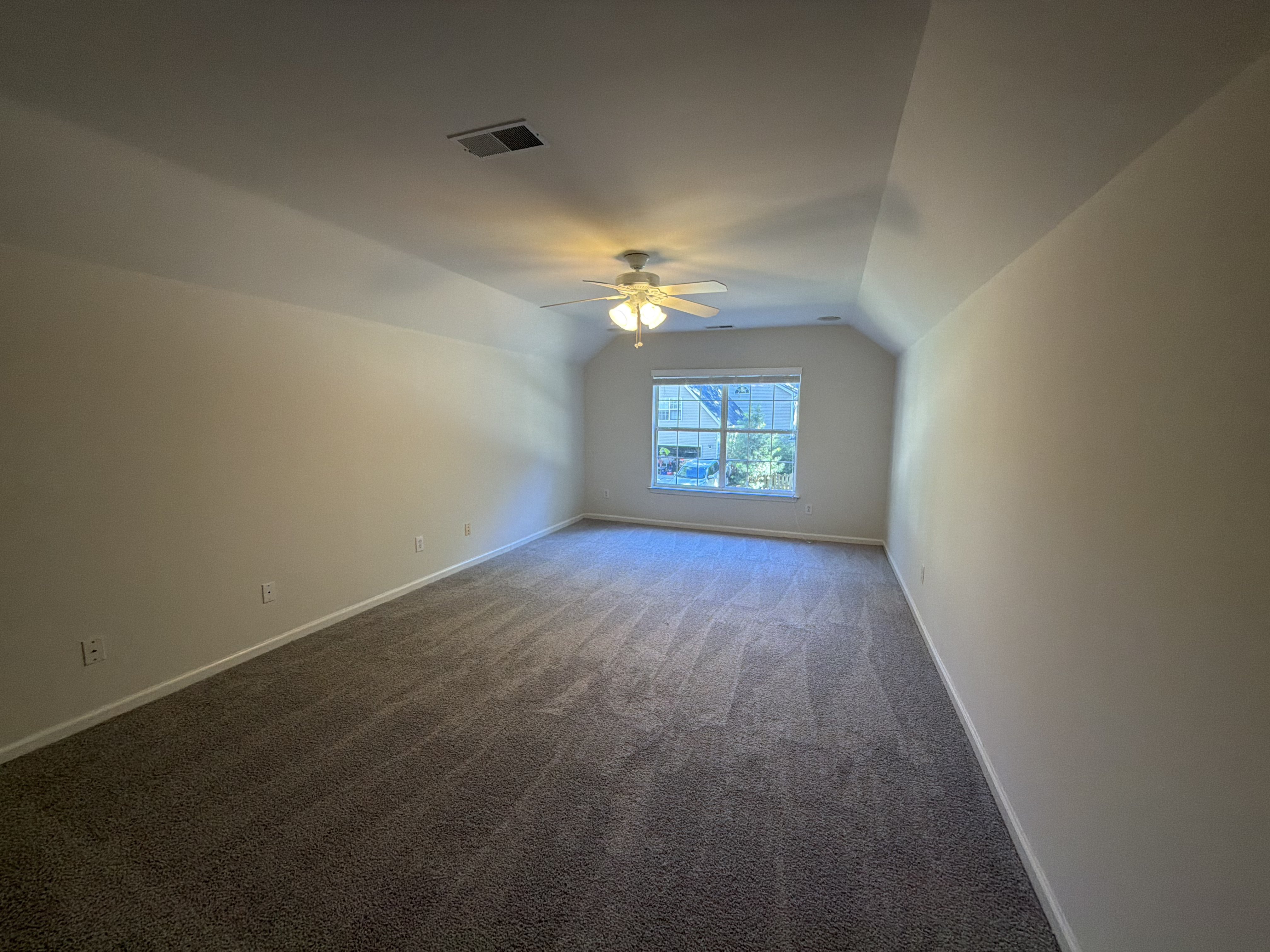 Photo 8 of 26 of 580 Pointe Of Oaks Rd, Summerville, SC
