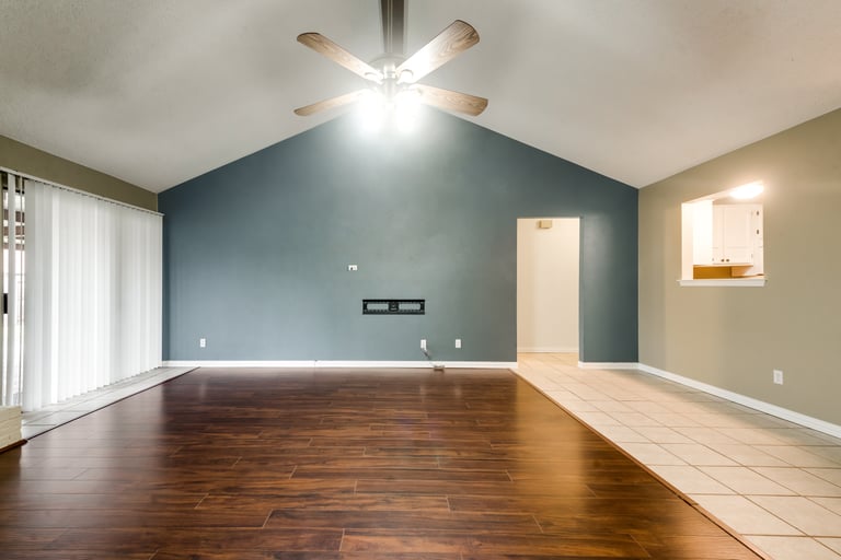 Photo 13 of 33 - 2925 Beachtree Ln, Bedford, TX 76021