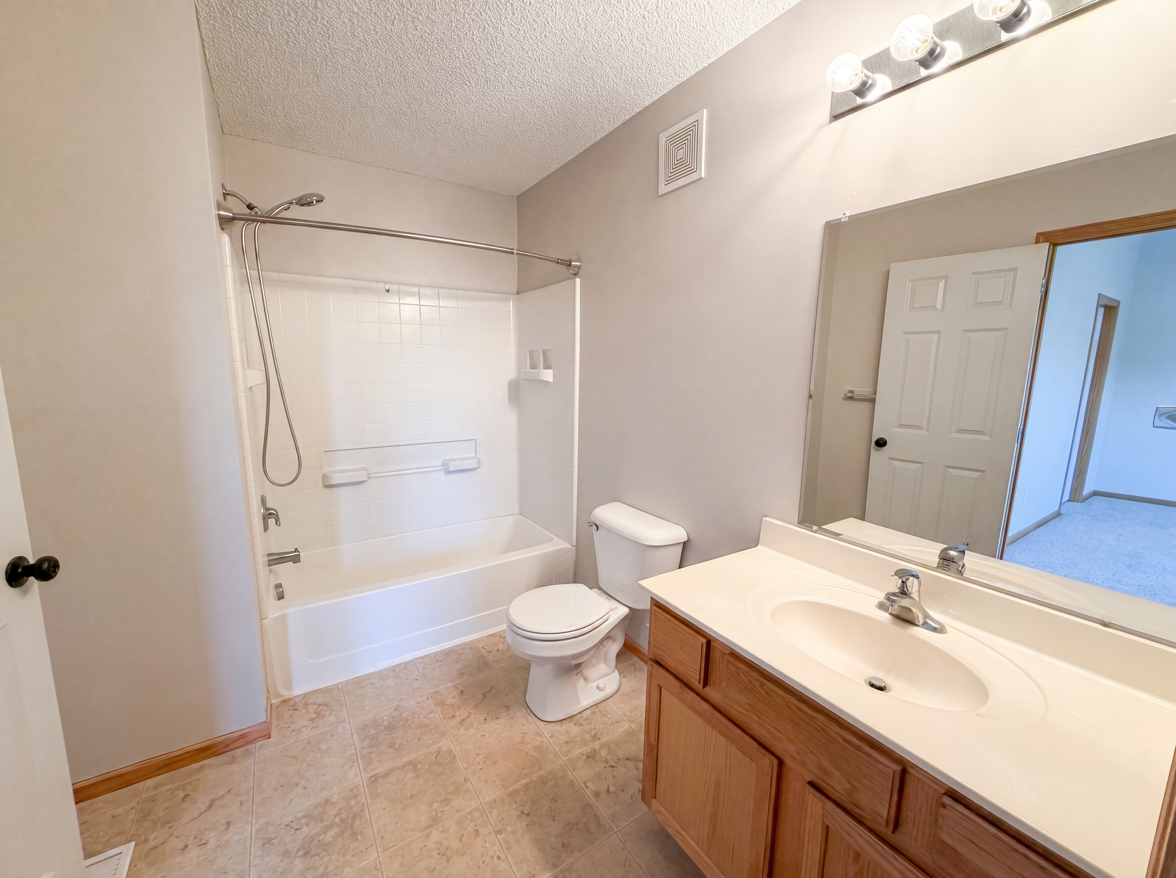 Photo 11 of 16 of 17213 Monroe St NW, Elk River, MN