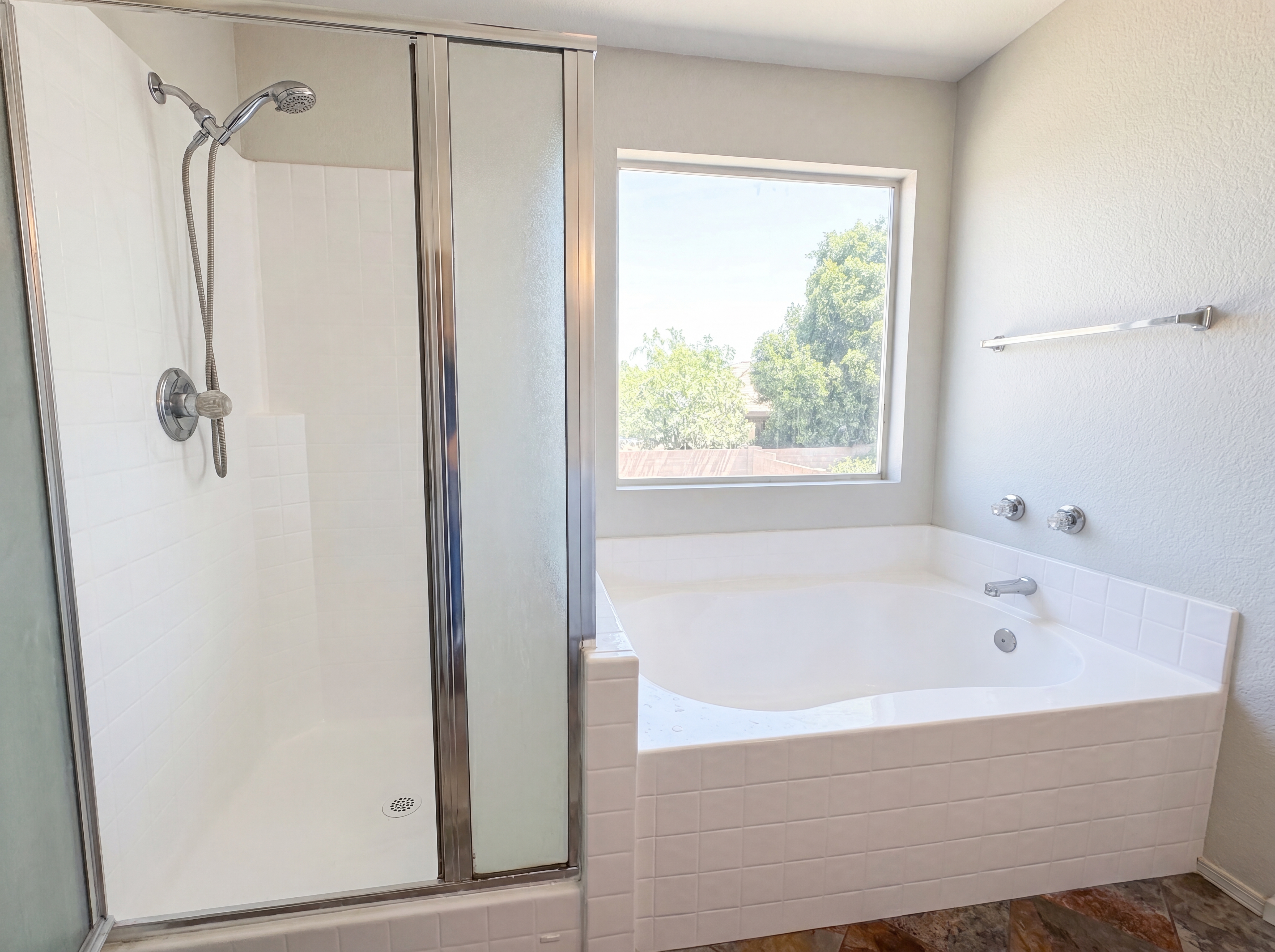 Photo 18 of 29 of 10860 W Lone Cactus Dr, Peoria, AZ