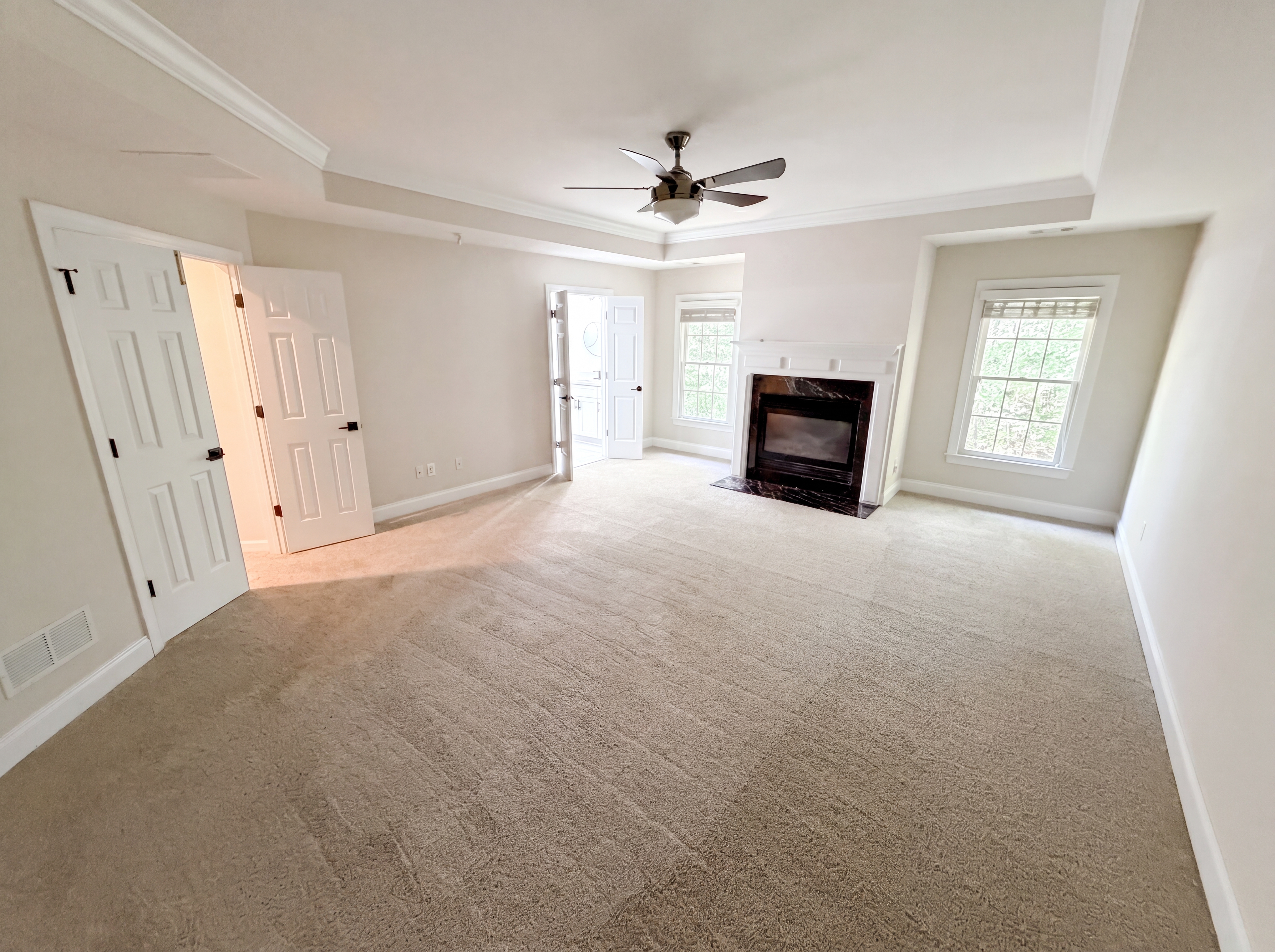 Photo 4 of 38 of 1231 Dunwoody Village Dr, Atlanta, GA