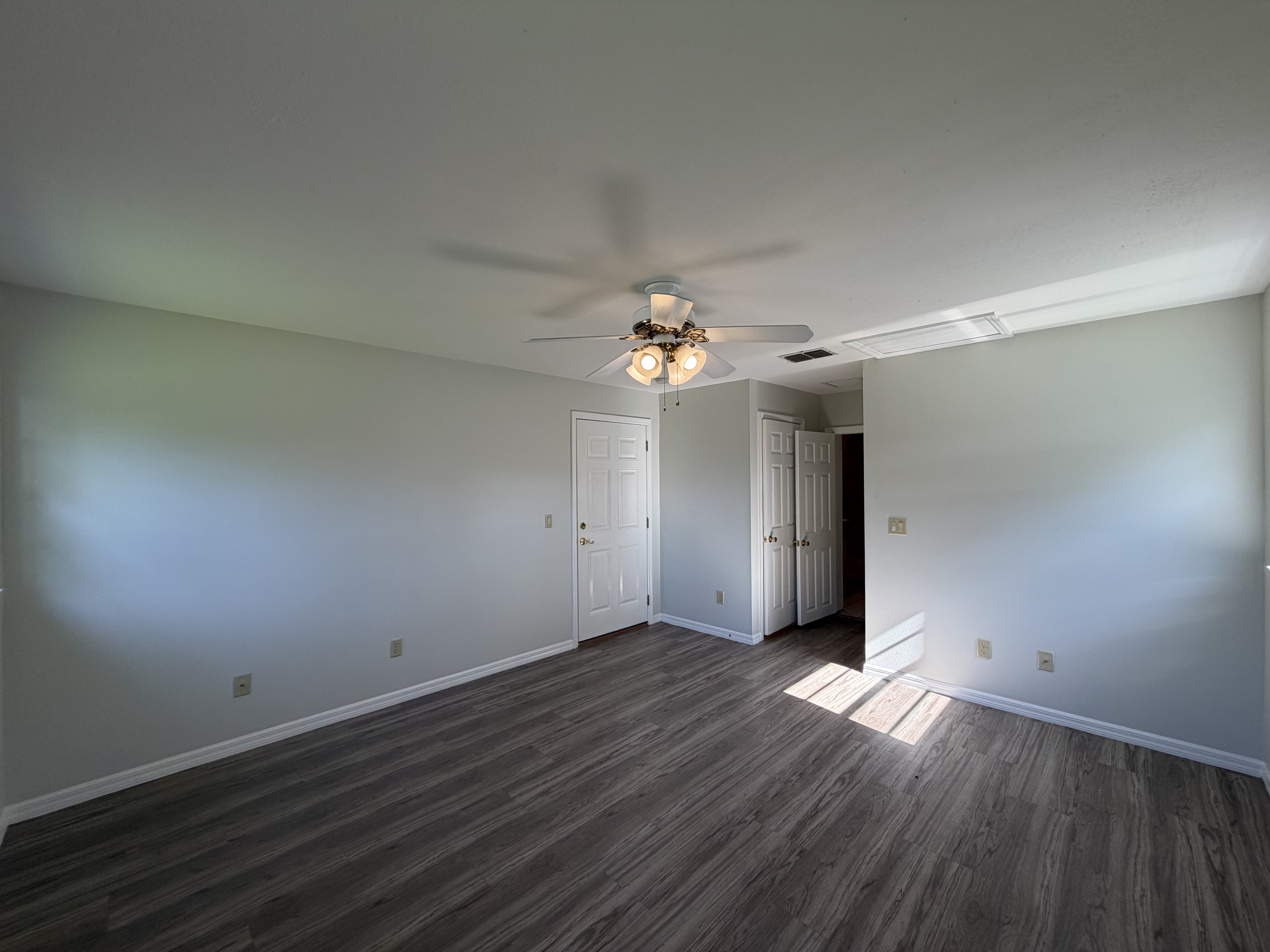 Photo 4 of 21 of 1305 W Spencer St, Plant City, FL