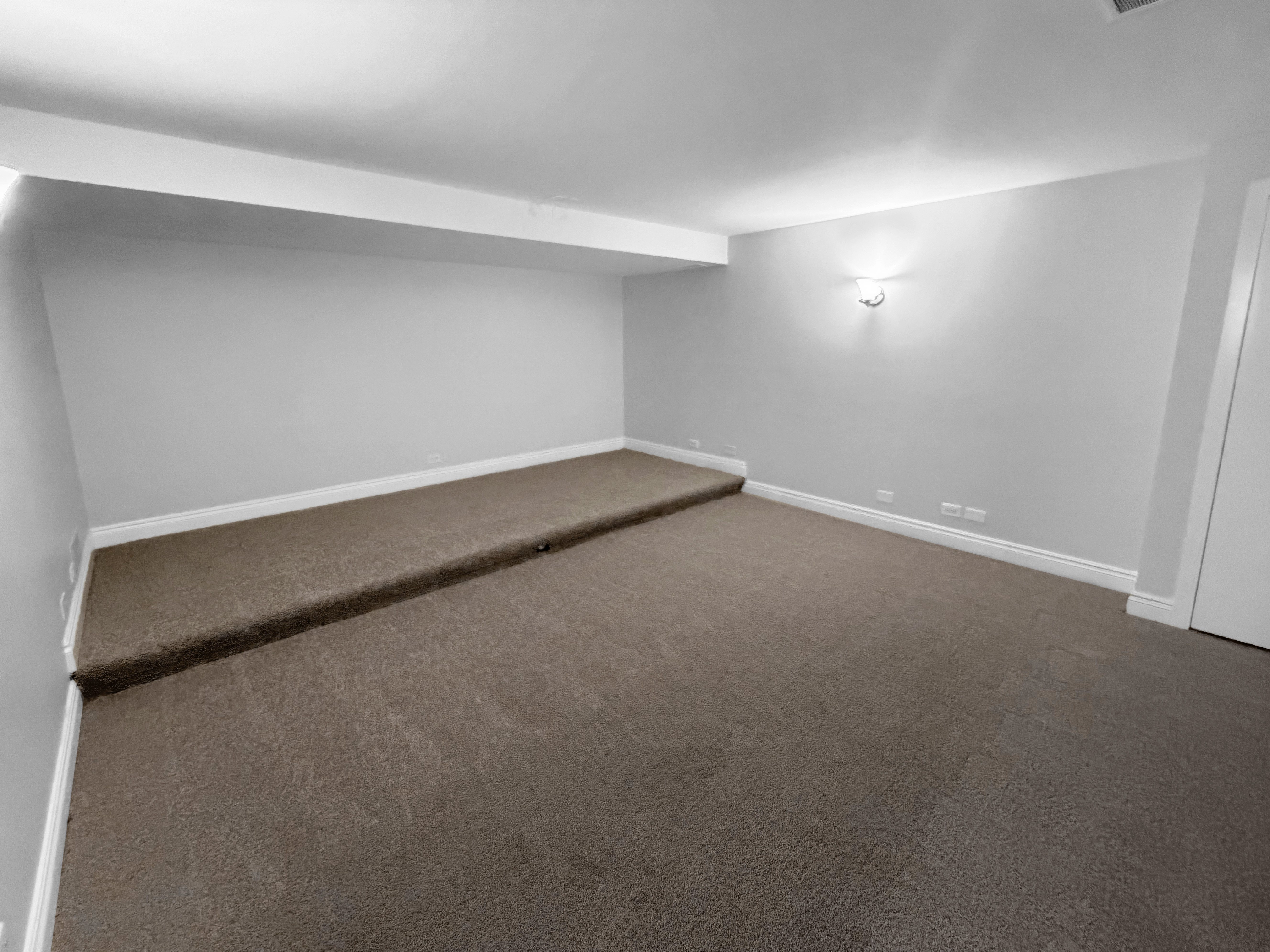 Photo 23 of 38 of 35854 Castlemeadow Dr, Farmington Hills, MI